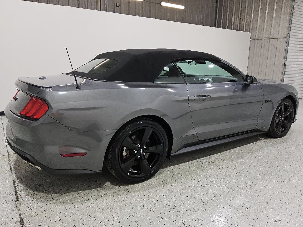Ford Mustang, Auto na cestě - fotka 4