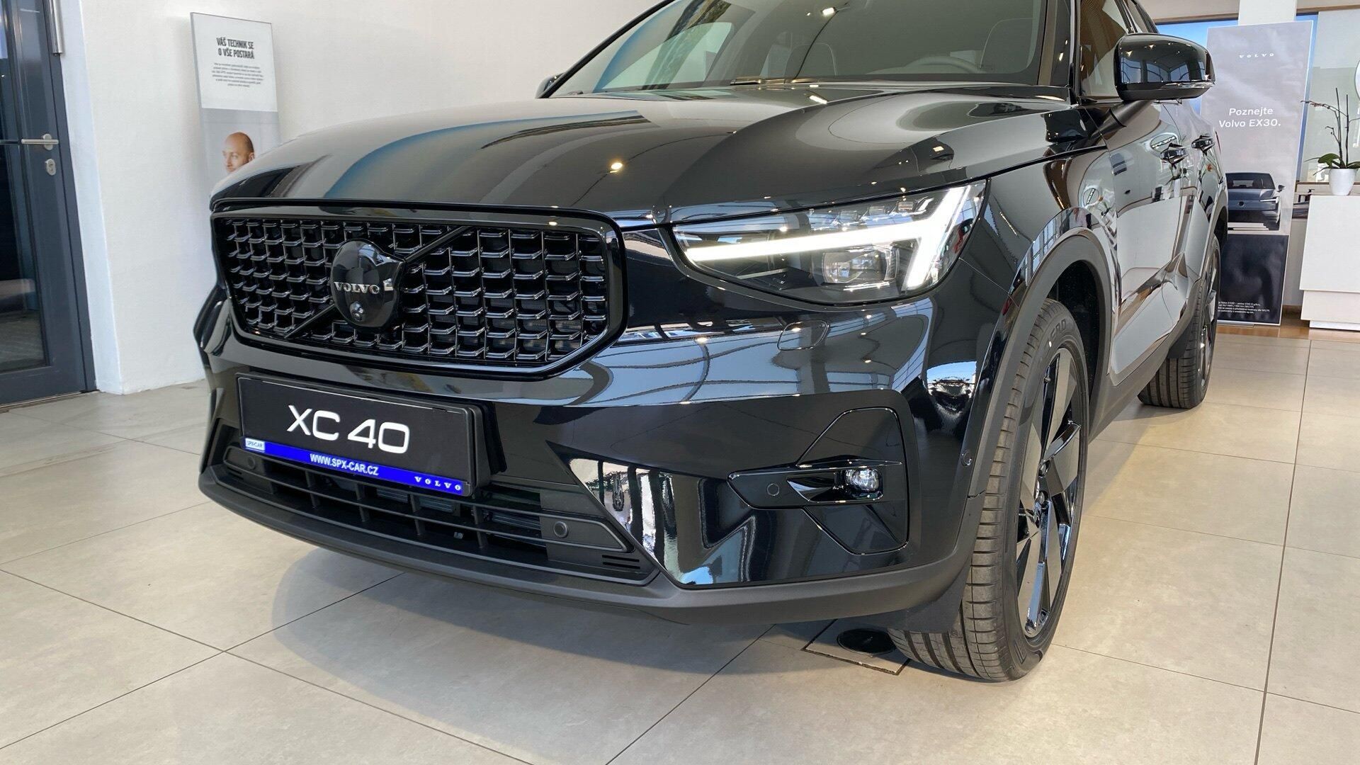 Volvo XC40, ULTRA BLACK EDITION, B4 FWD, 1 - fotka 4