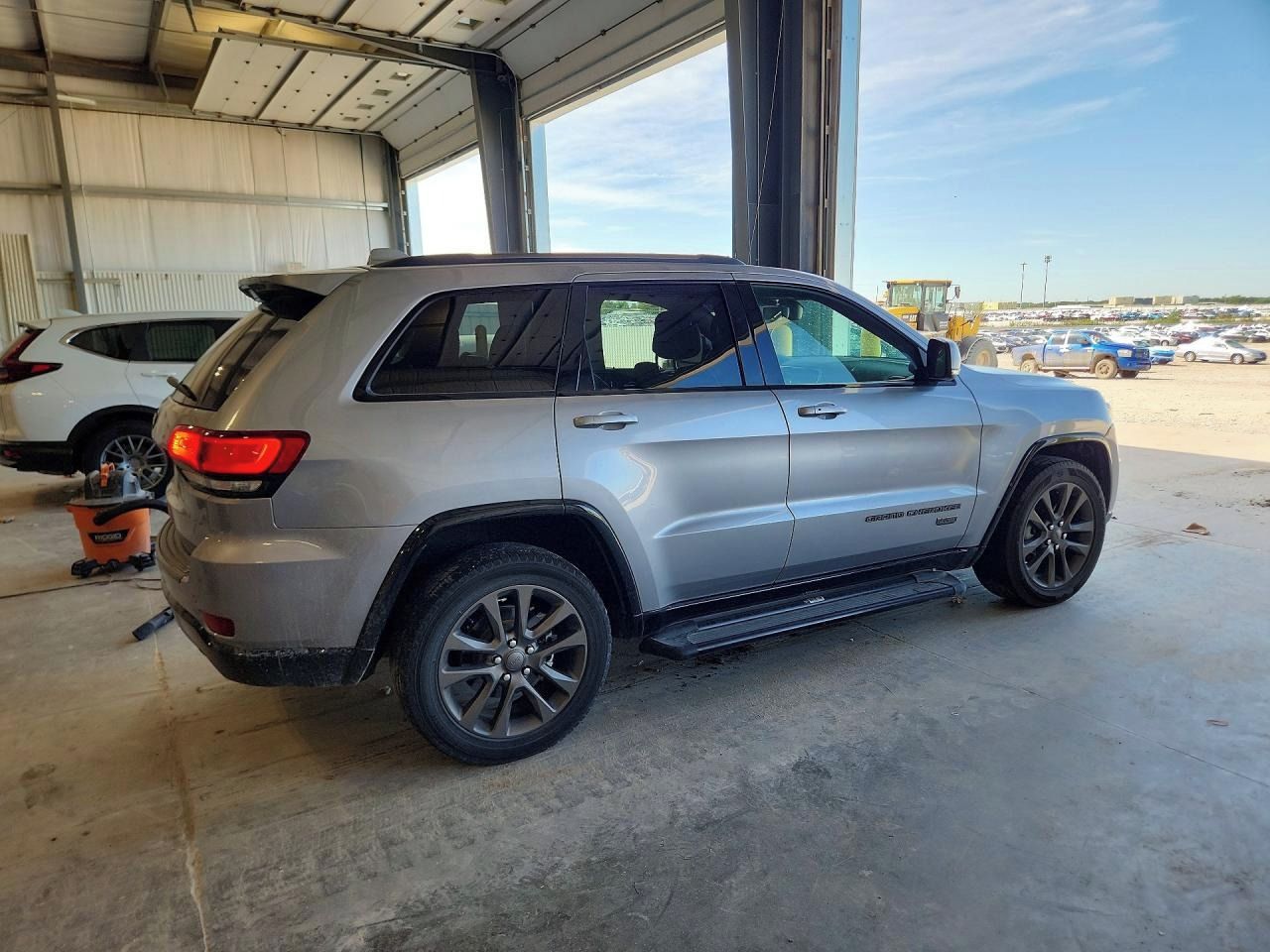 Jeep Grand Cherokee, Auto na cestě - fotka 3