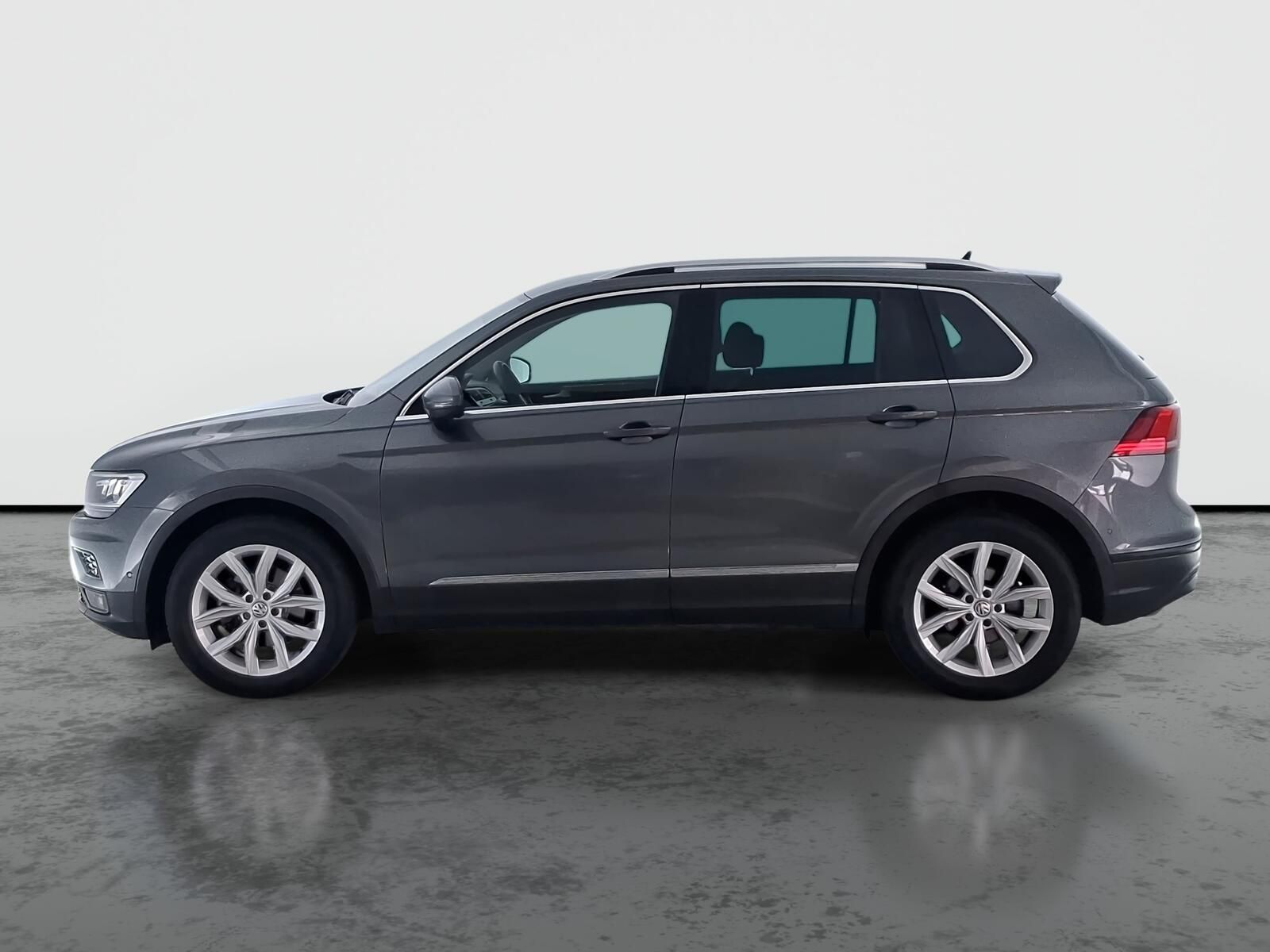 Volkswagen Tiguan, 1.5 TSI, Automatická klima - fotka 3