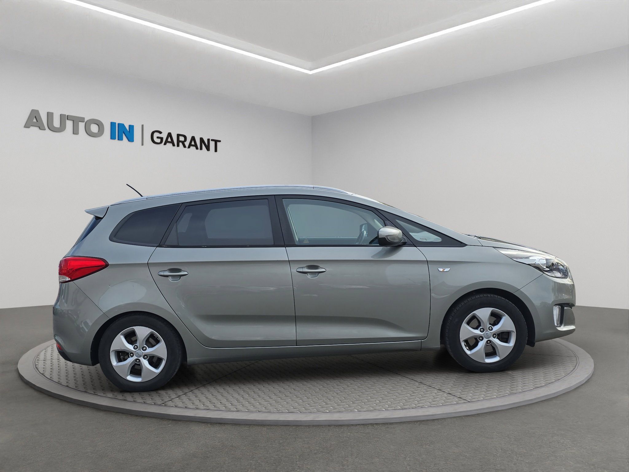 Kia Carens, 1.6 GDi 99kW, DPH, 1. Maj. - fotka 4