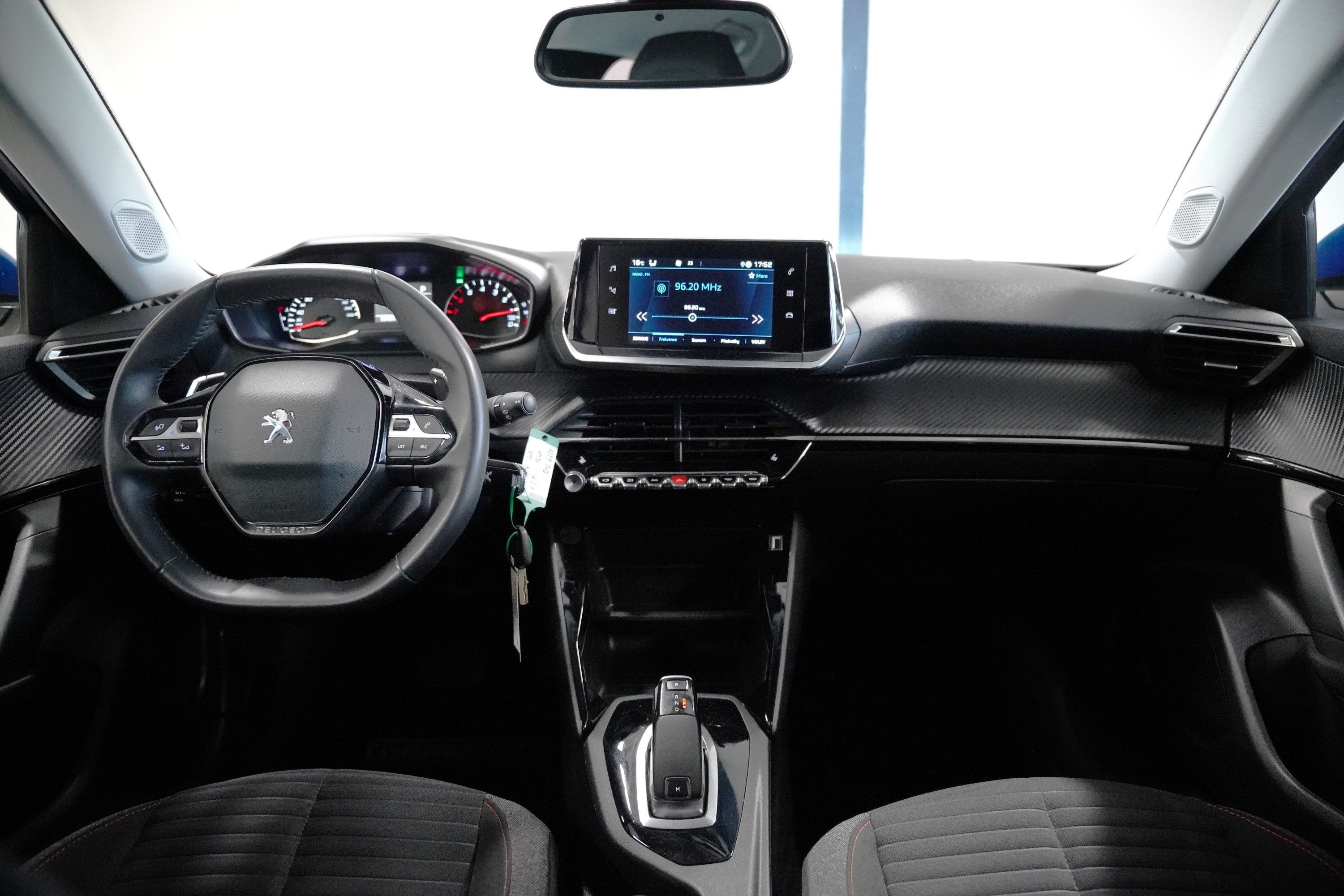 Peugeot 2008, 1.2 PT 96 kW - fotka 5