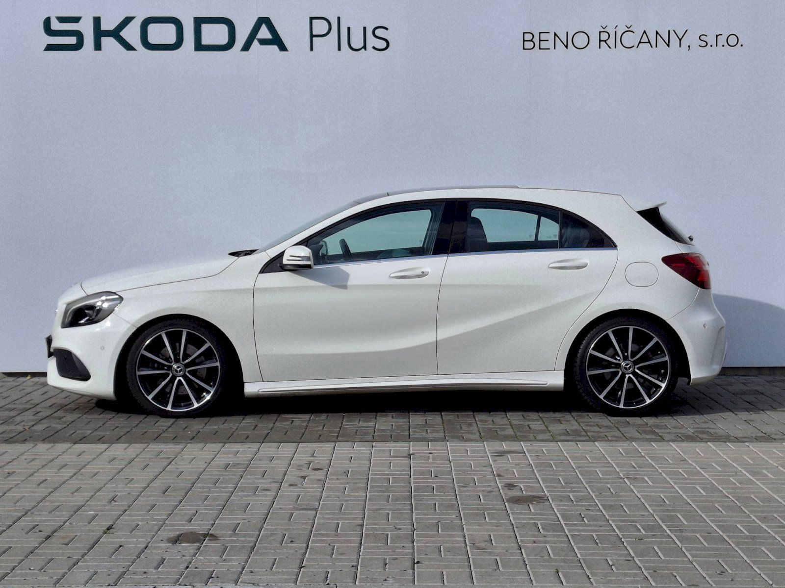 Mercedes-Benz Třídy A, AMG Automat 4 Matic 2,0i 135kW - fotka 3