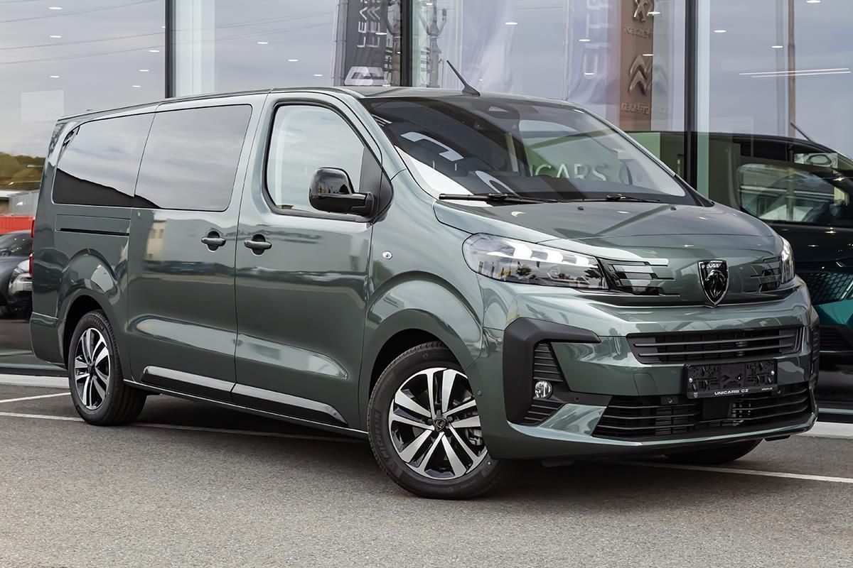 Peugeot Traveller, 2,2 Allure BlueHDi Long 180 S& - fotka 3