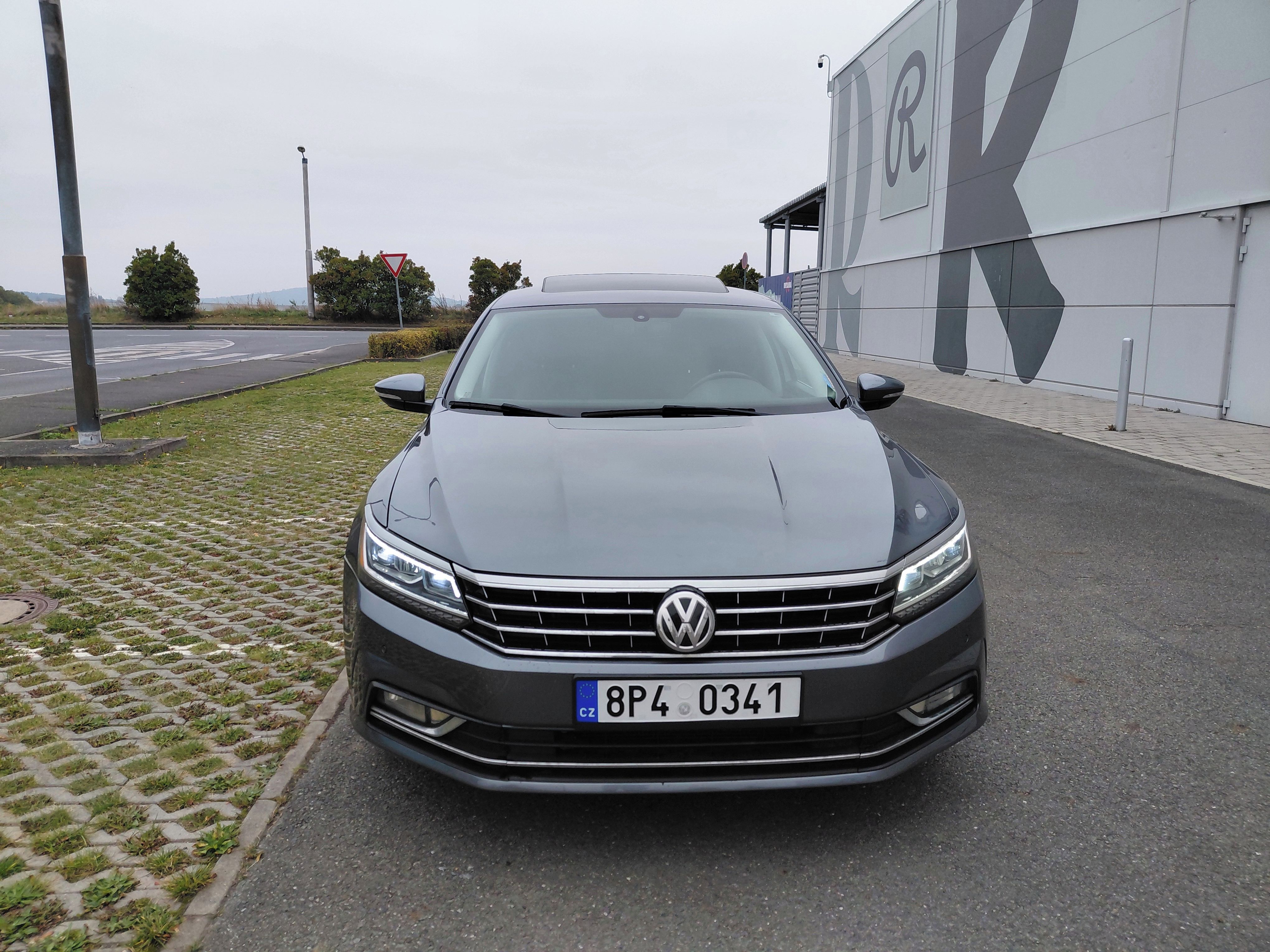Volkswagen Passat, 2.0T 130KW 2.MAJ, DOVOZ USA - fotka 2