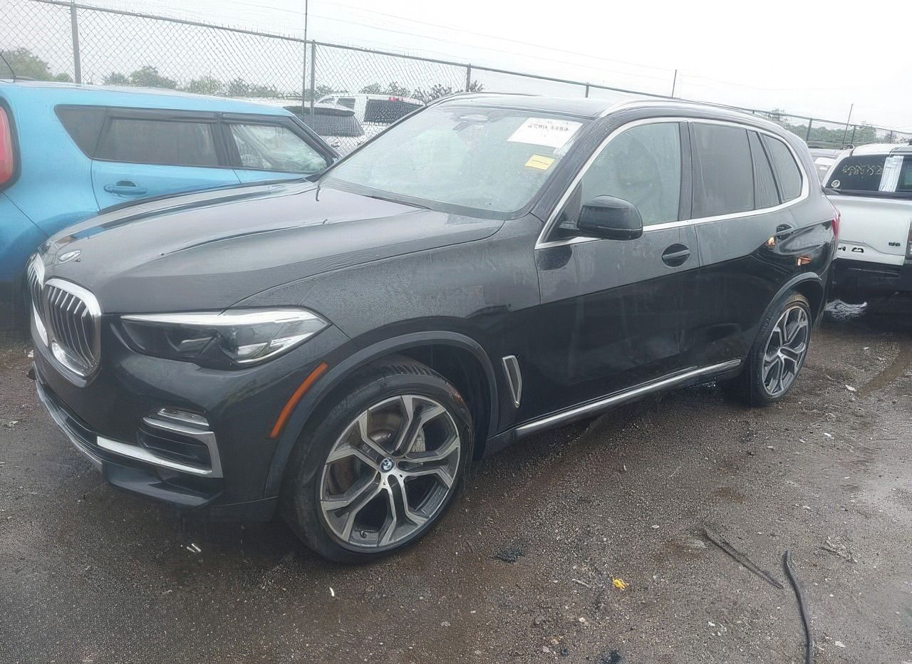 BMW X5, Auto na cestě