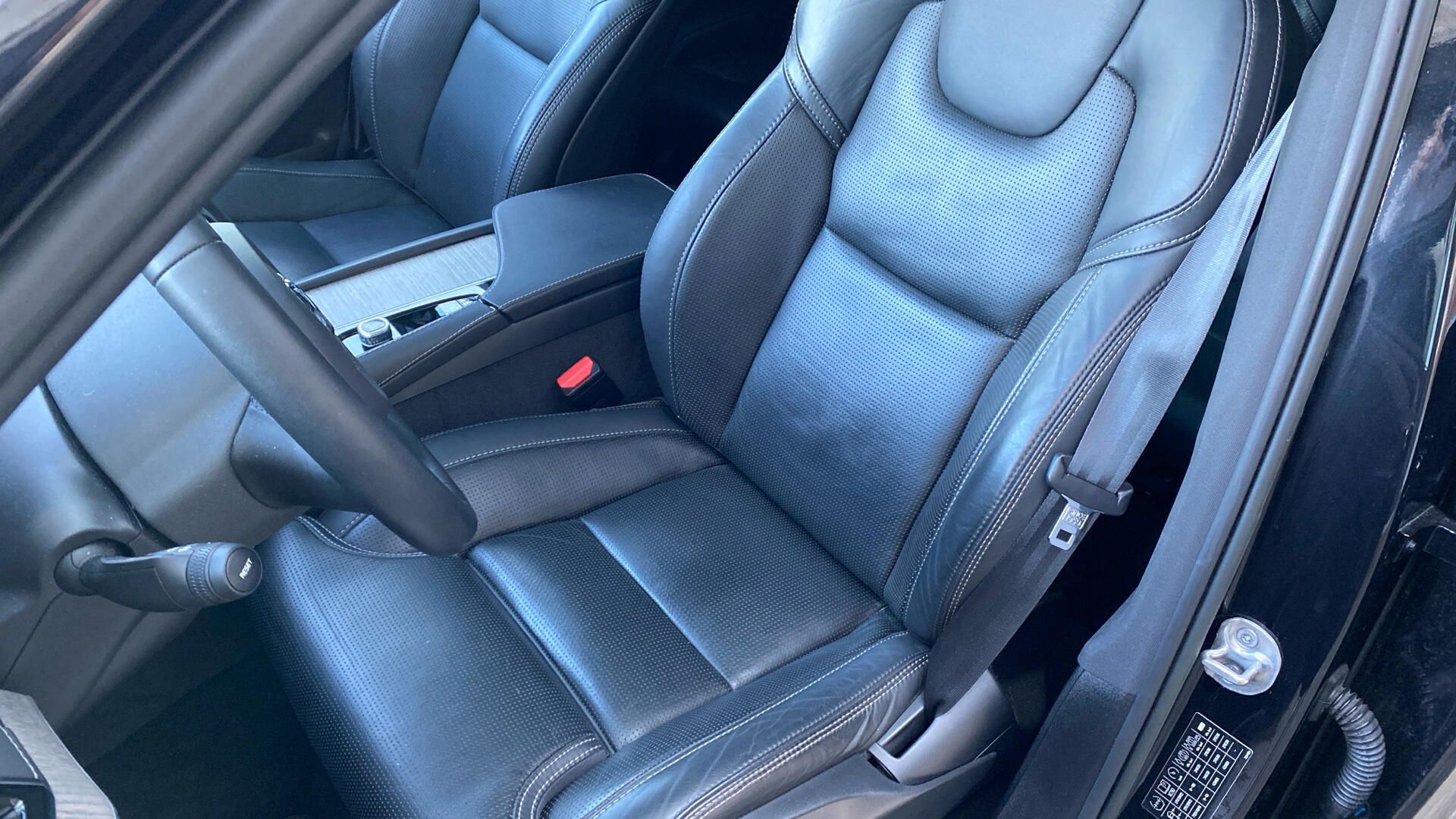 Volvo XC90, PLUS BRIGHT CHROME, B5 AWD, 17 - fotka 6