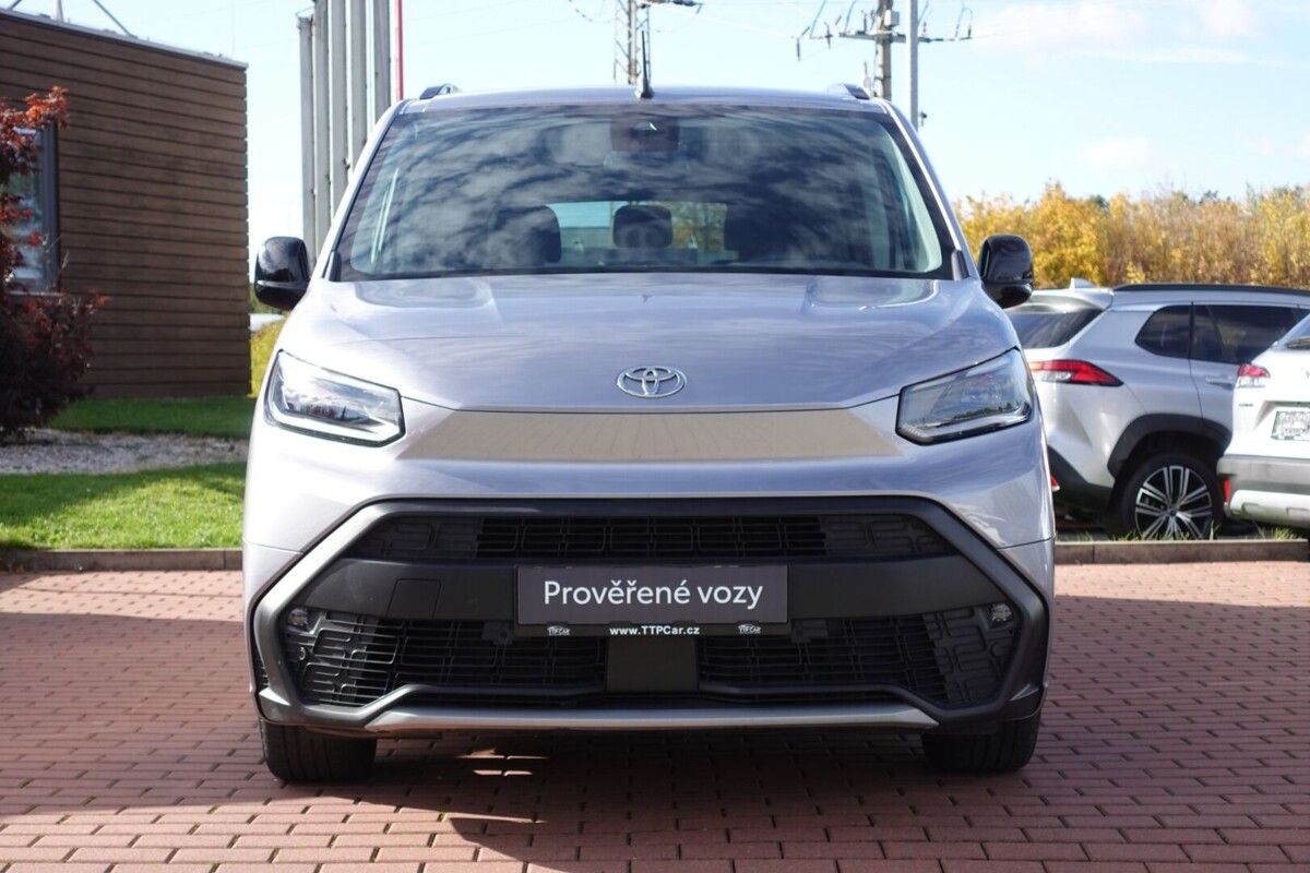 Toyota Proace City Verso, 1,5D-4D 96kW VIP Long VIP 7mís - fotka 2