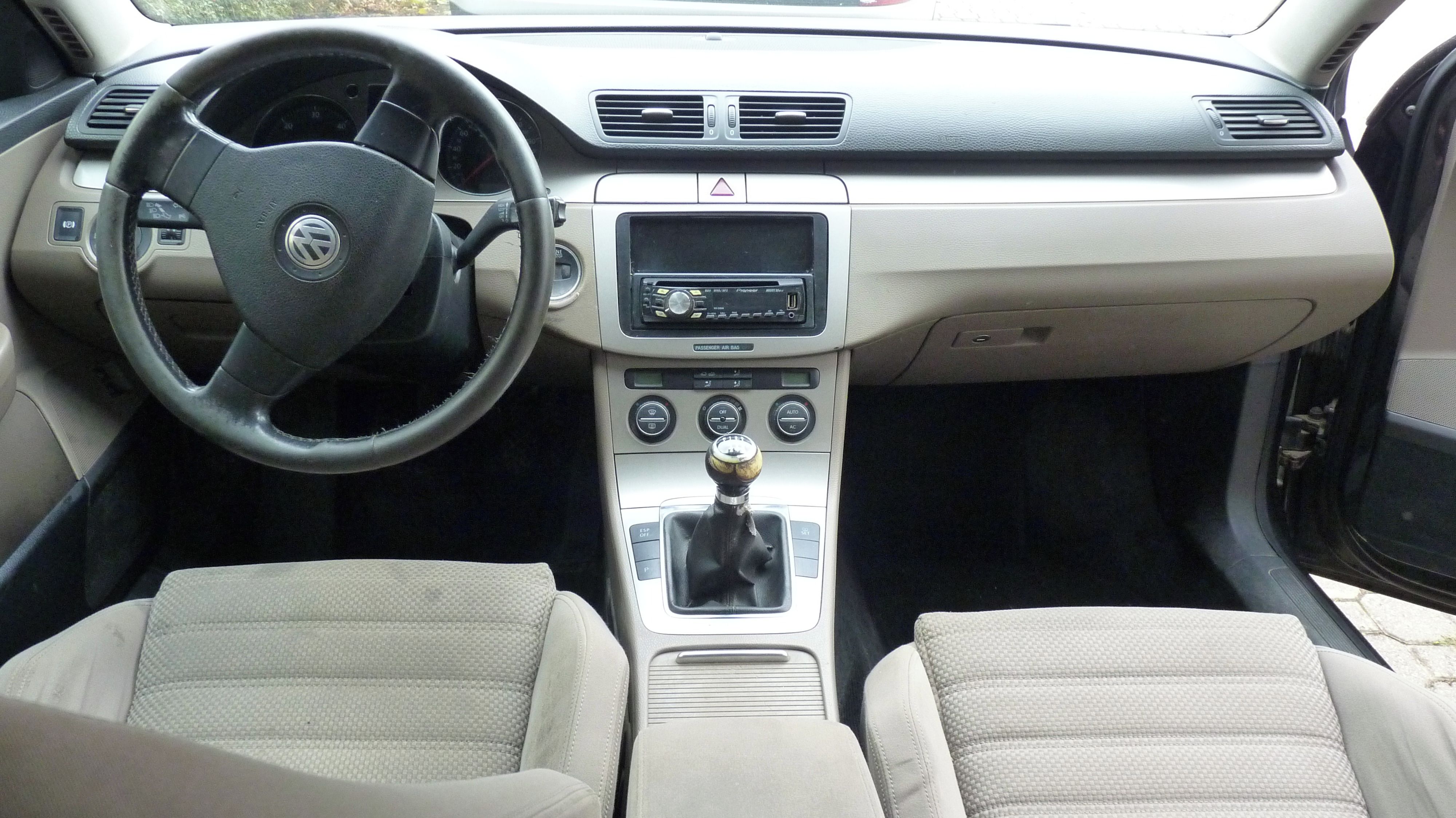 Volkswagen Passat Variant, tažné zařízení - fotka 3