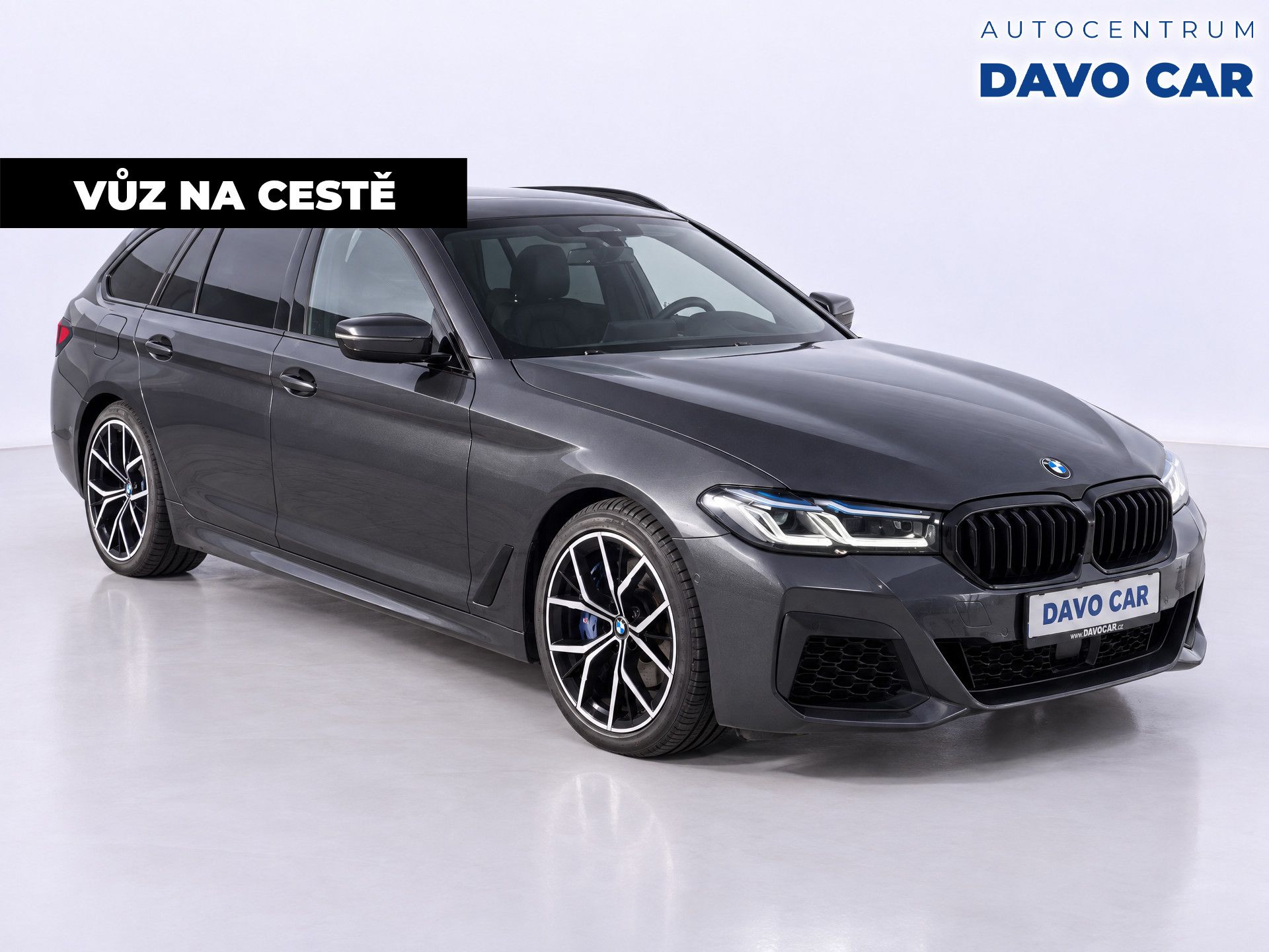 BMW Řada 5, 3,0 540i 245kW xDrive DPH - fotka 4