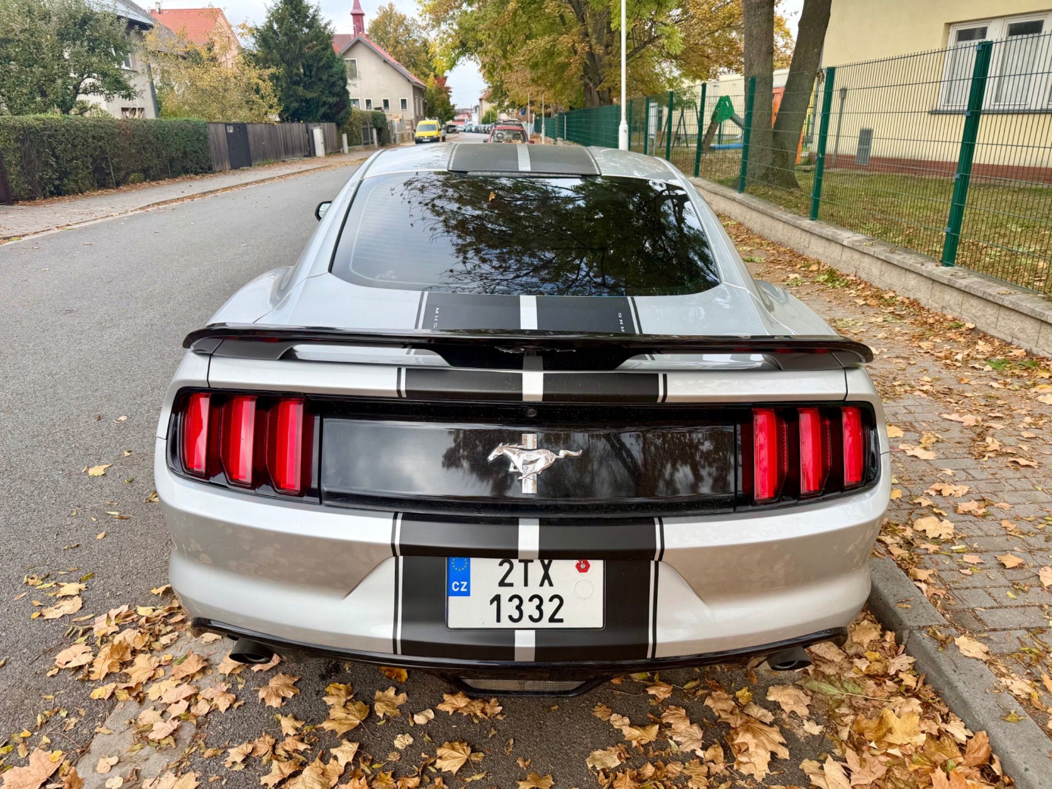 Ford Mustang, 3,[telefon skryt] km - fotka 6
