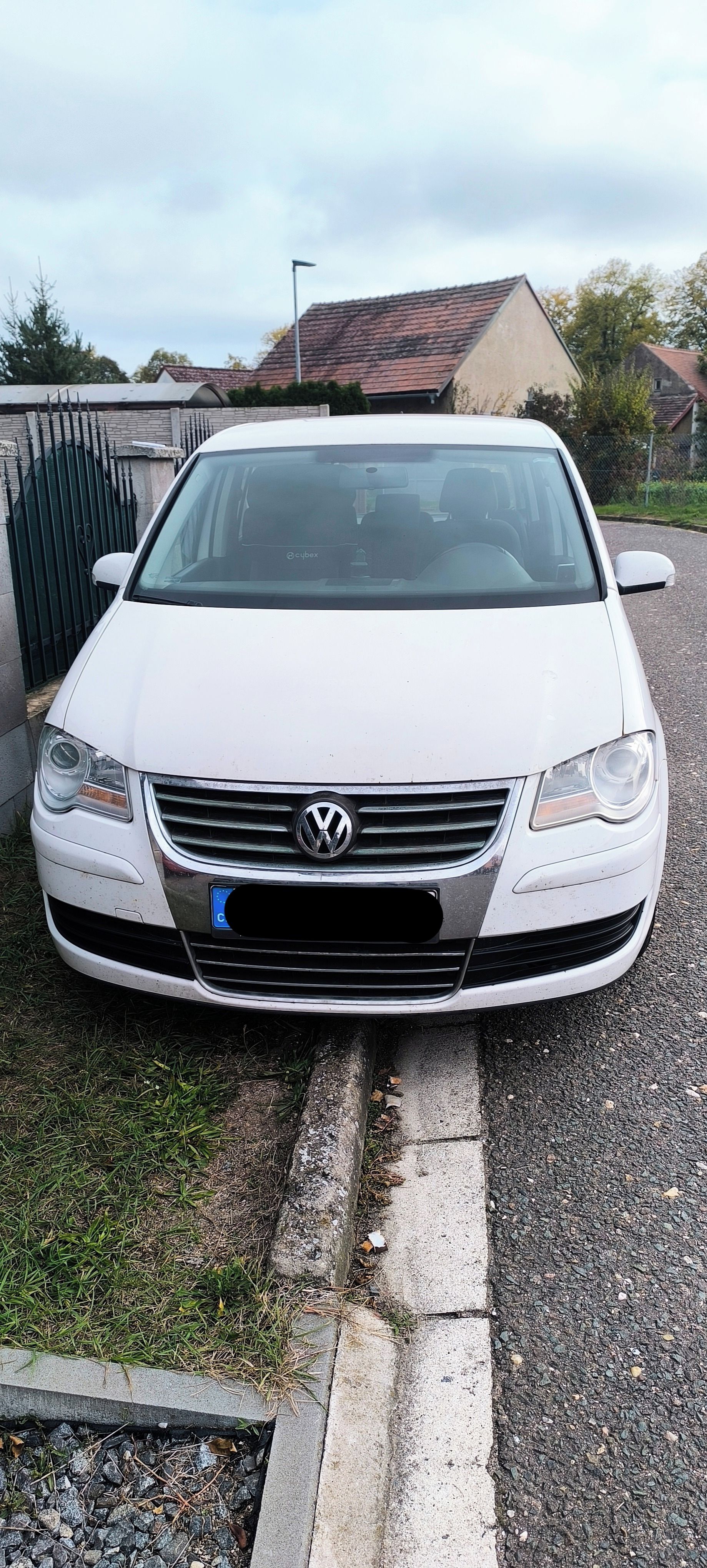 Volkswagen Touran - fotka 2