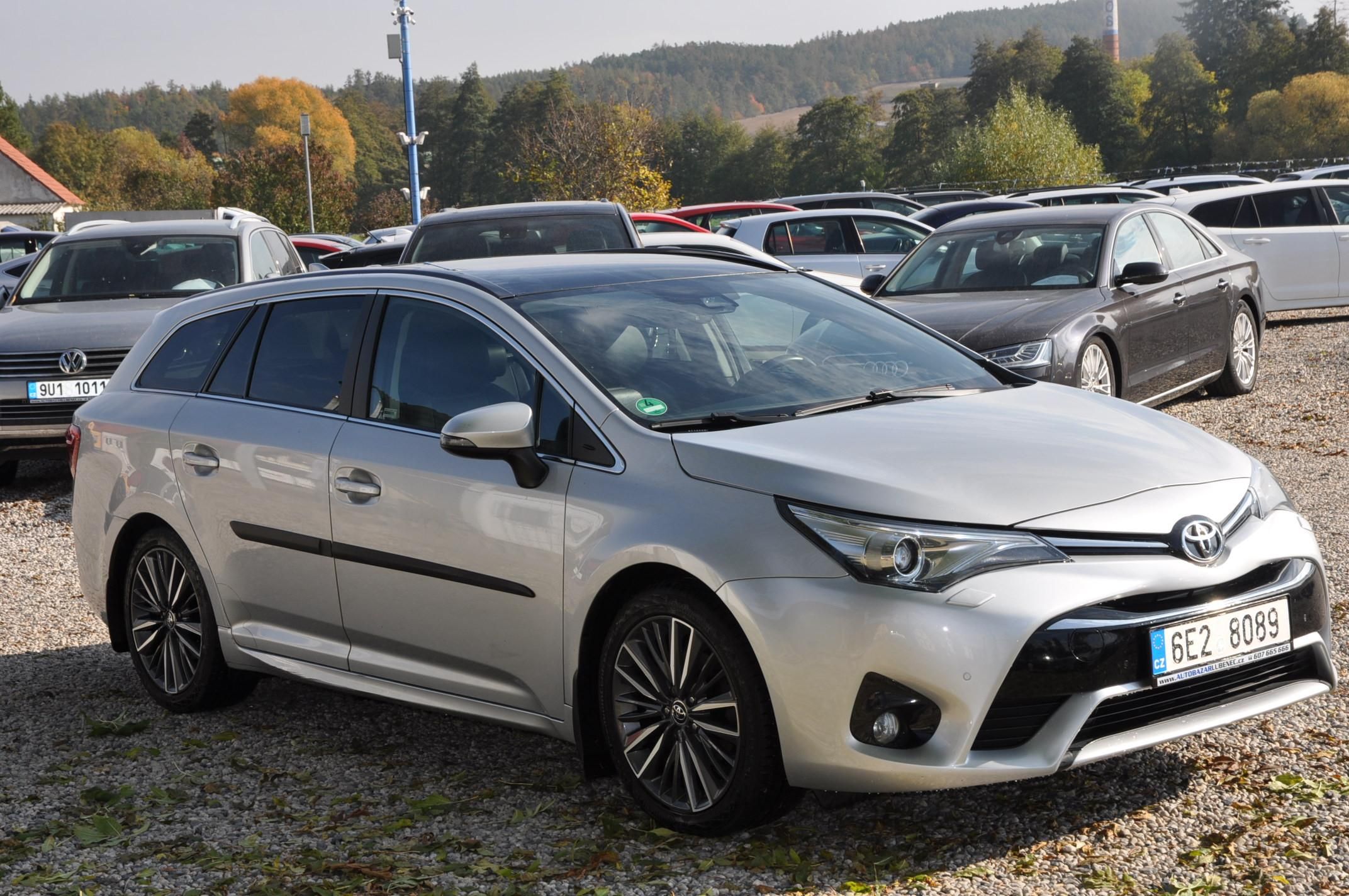 Toyota Avensis, 2.0i 112kW KOMBI A/T Panorama - fotka 2