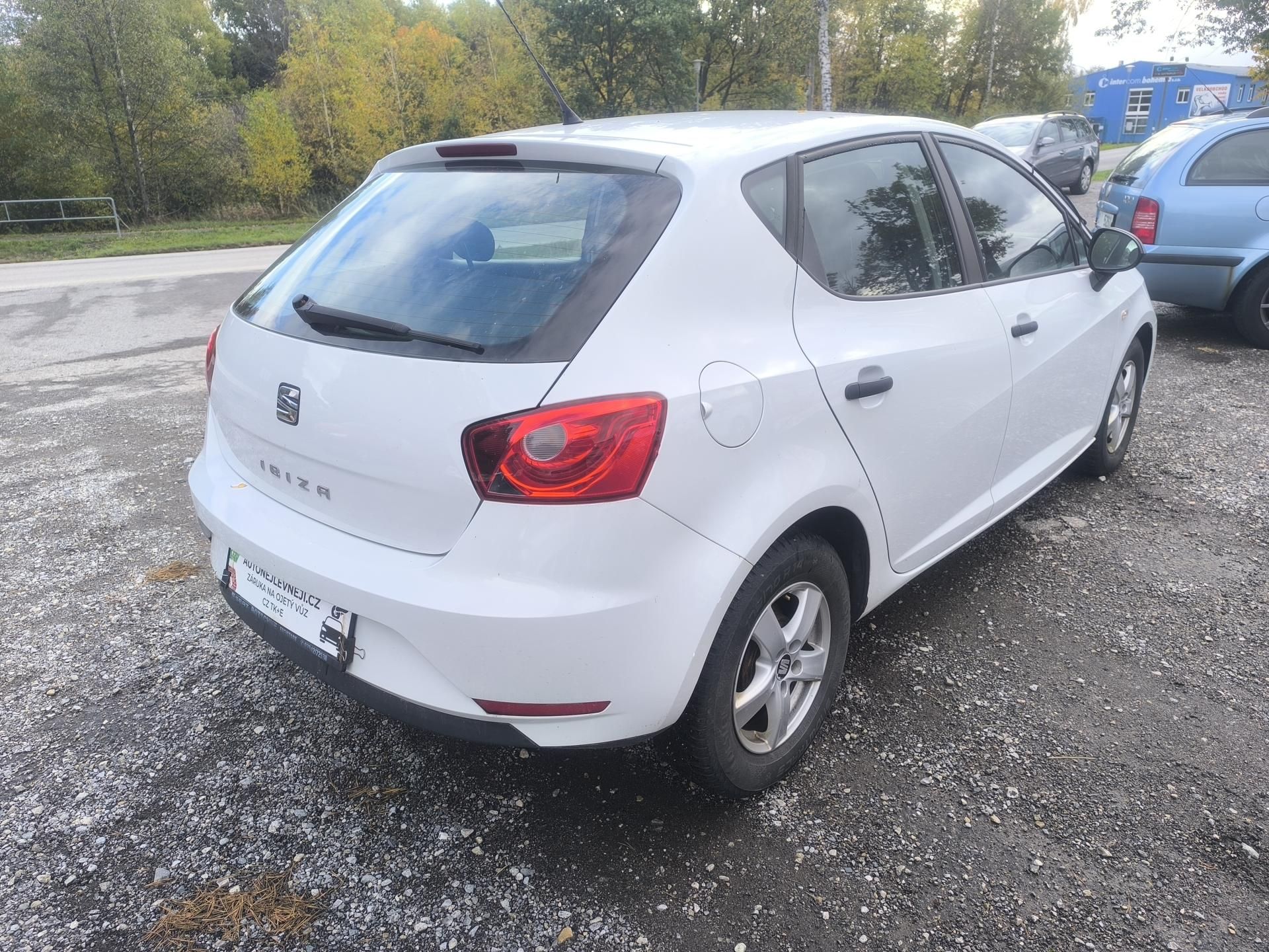 Seat Ibiza, KRÁSNÁ,145KM,1.MAJITEL - fotka 4