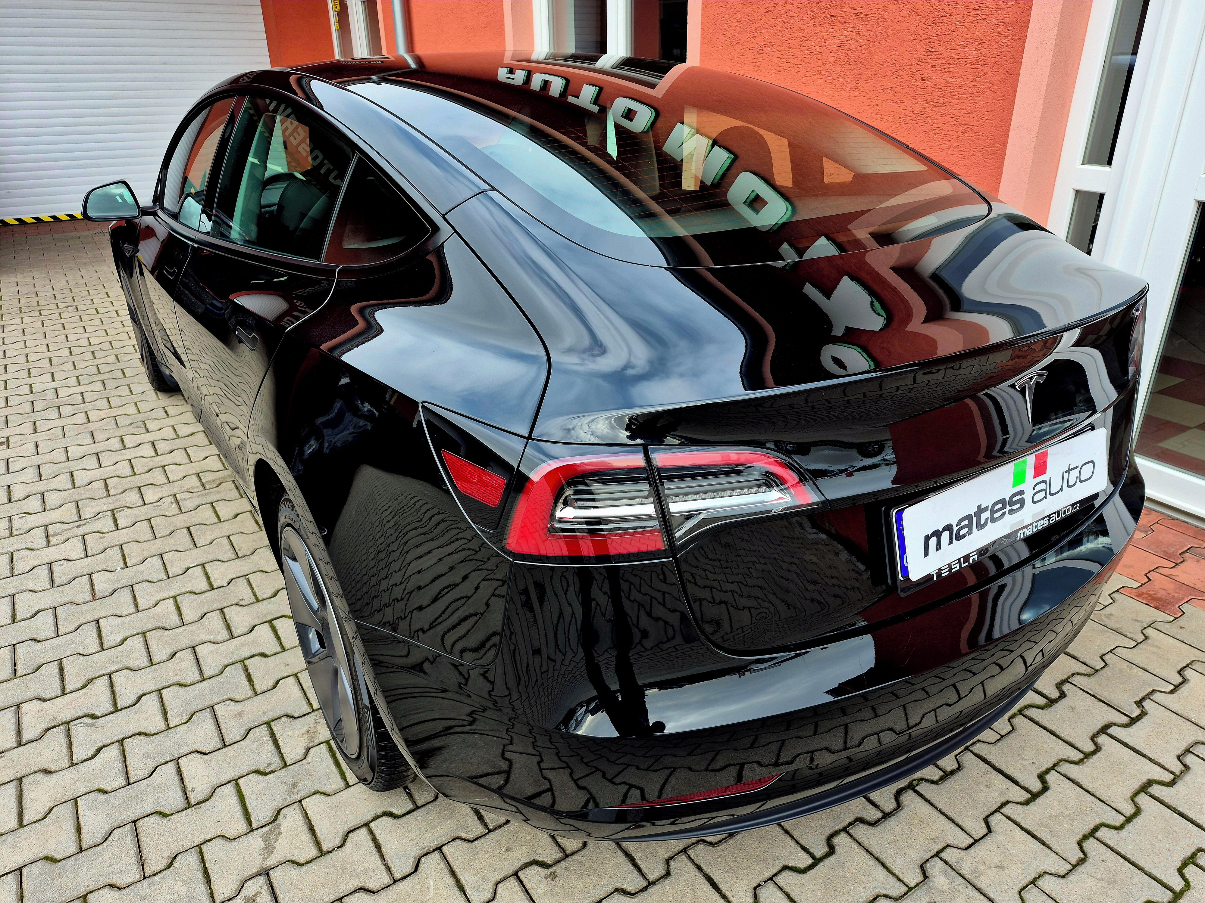 Tesla Model 3, Long Range RWD 208 kW - fotka 2