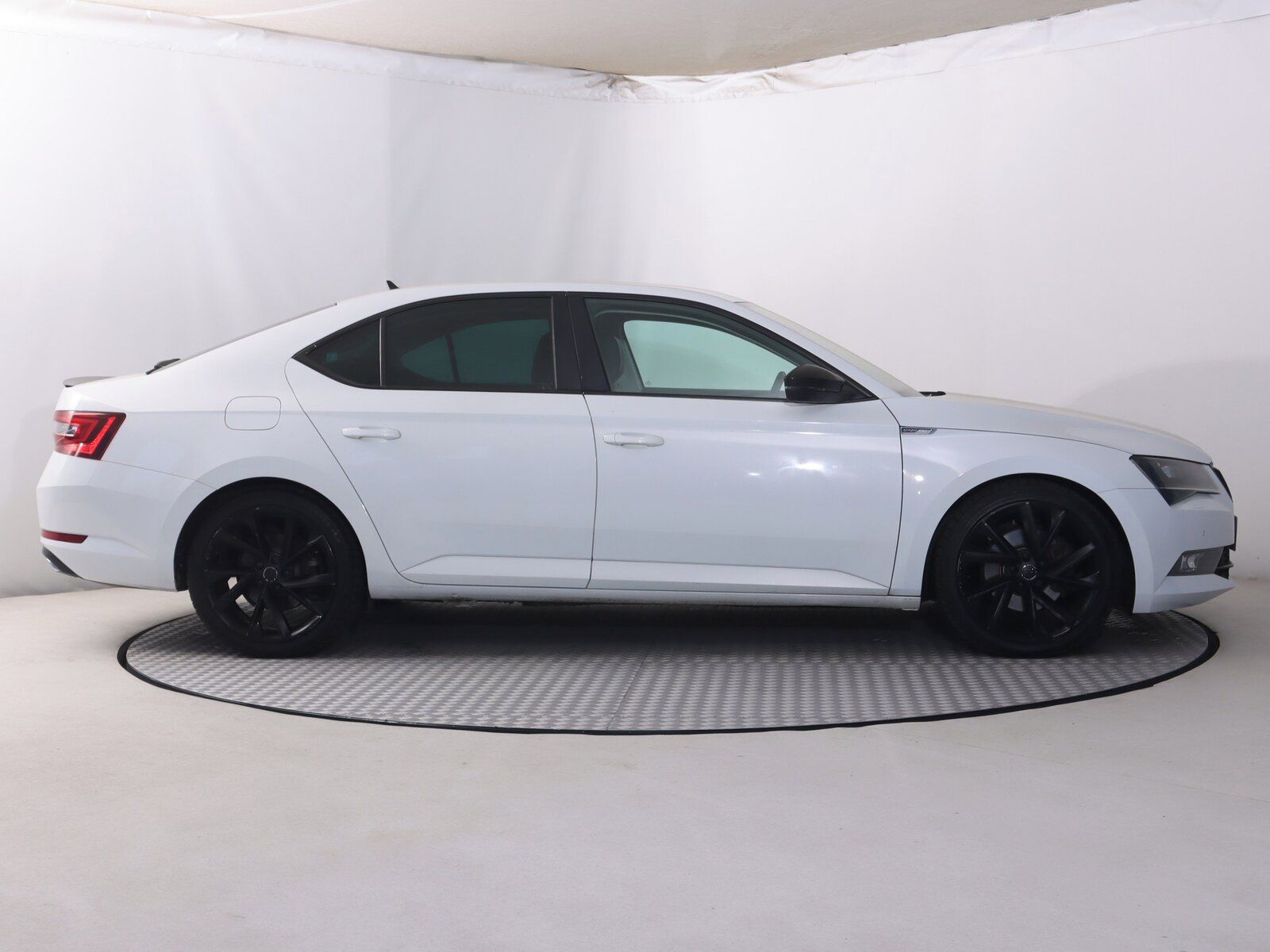 Škoda Superb, 2.0 TDI 4x4, 4X4, Automat - fotka 6