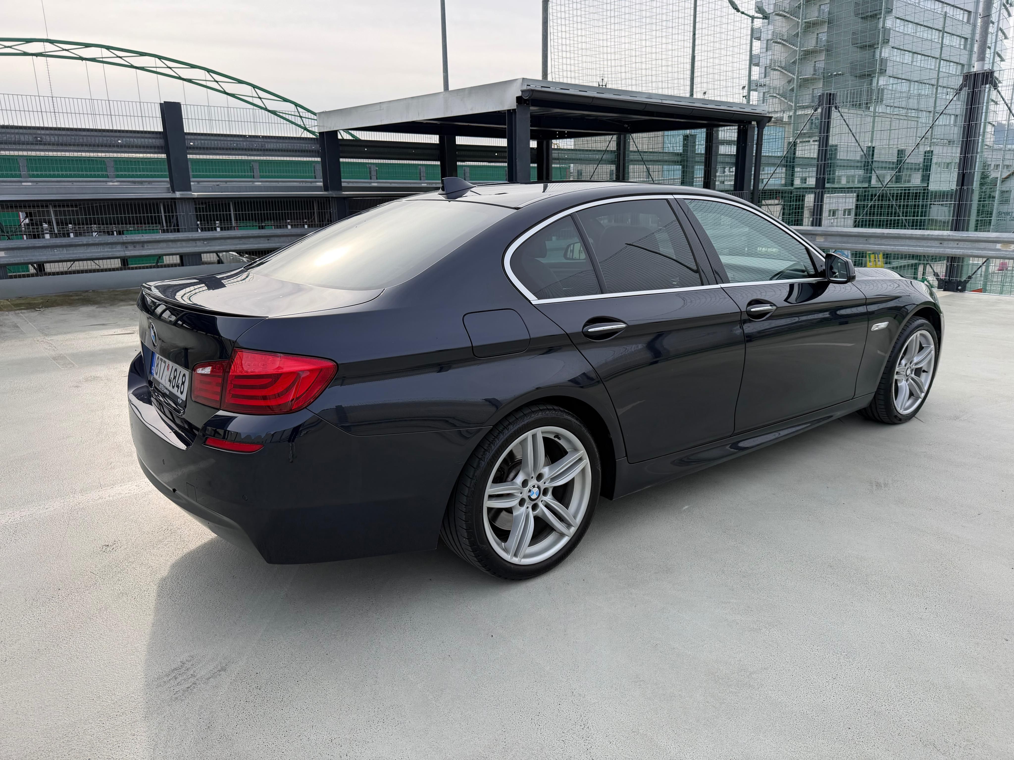 BMW Řada 5, 350d xDrive - fotka 5
