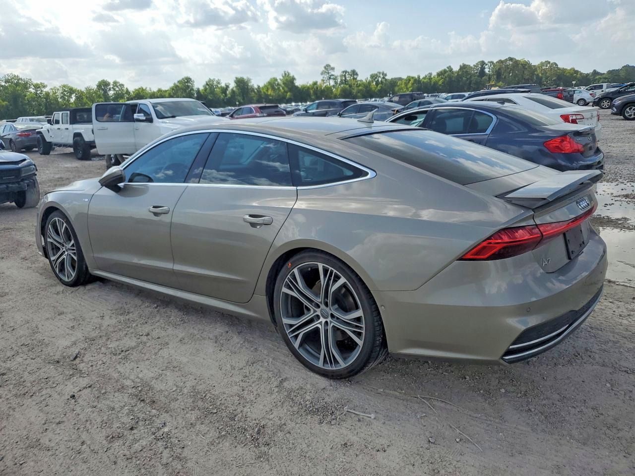 Audi A7, Auto na cestě - fotka 2
