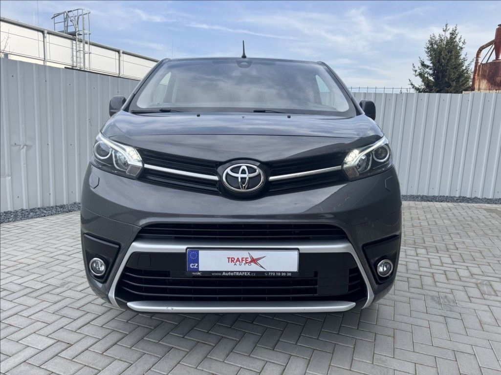 Toyota Proace Verso, 2,0 D-4D 8míst VIP LONG DPH ČR - fotka 2