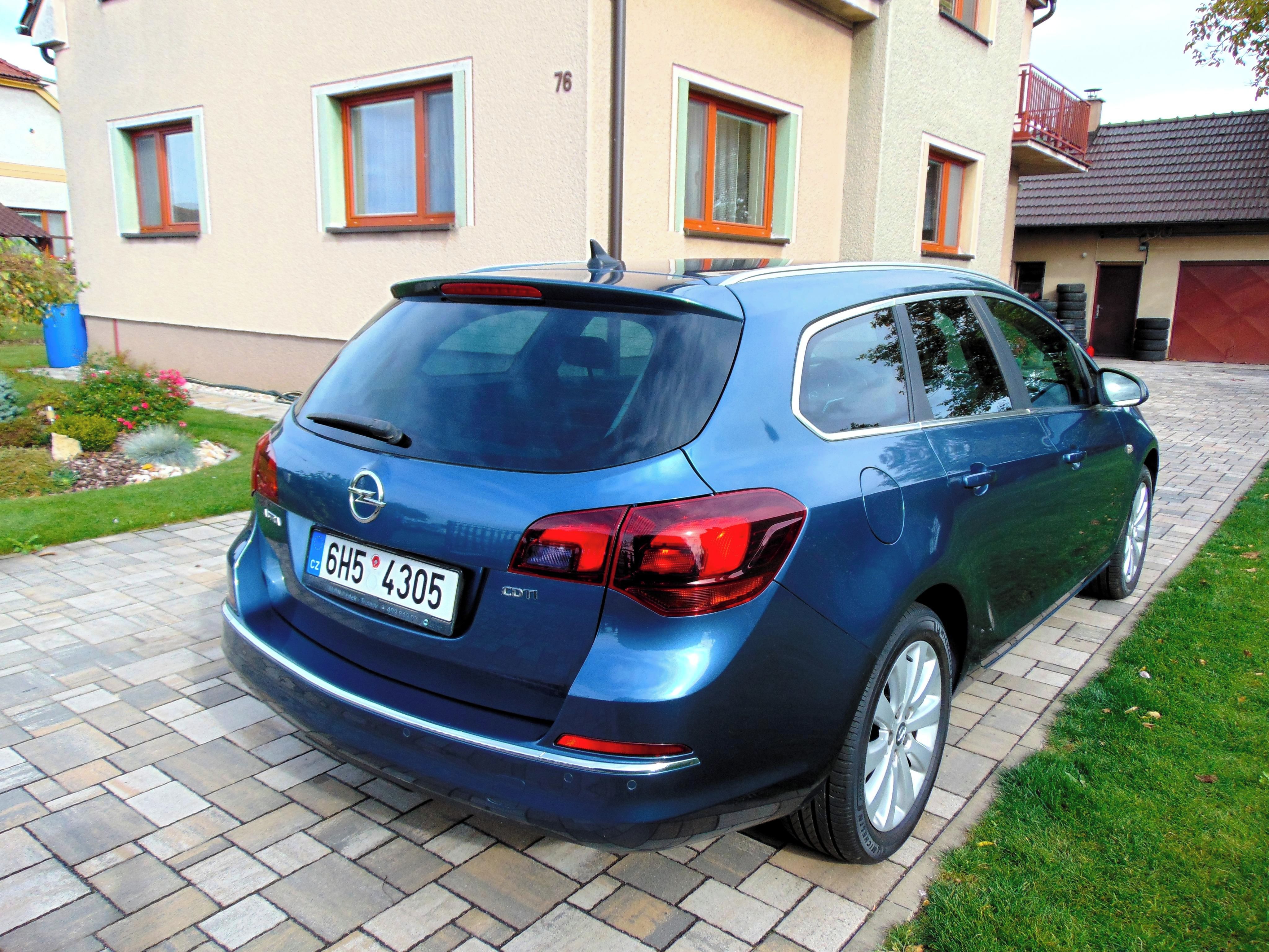 Opel Astra, OPEL ASTRA 1.6 CDTI,ČR,1.MAJ - fotka 5