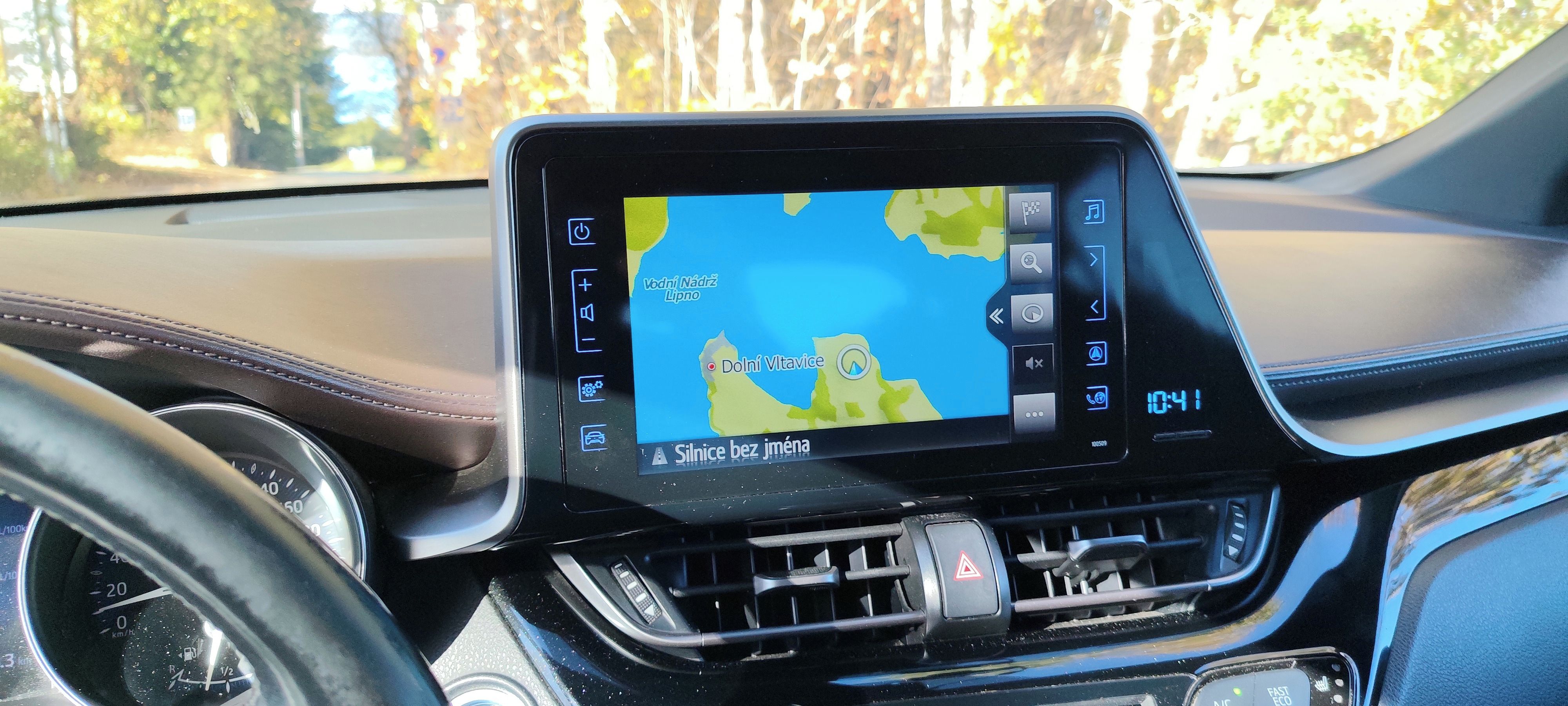 Toyota C-HR, Toyota C-HR 1.8 Hybrid HEV - fotka 5