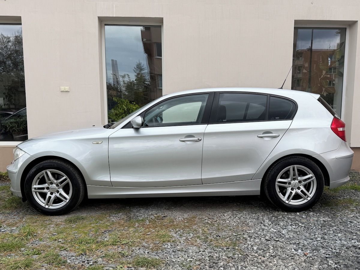 BMW Řada 1, 116i 90kW, pěkný stav - fotka 5