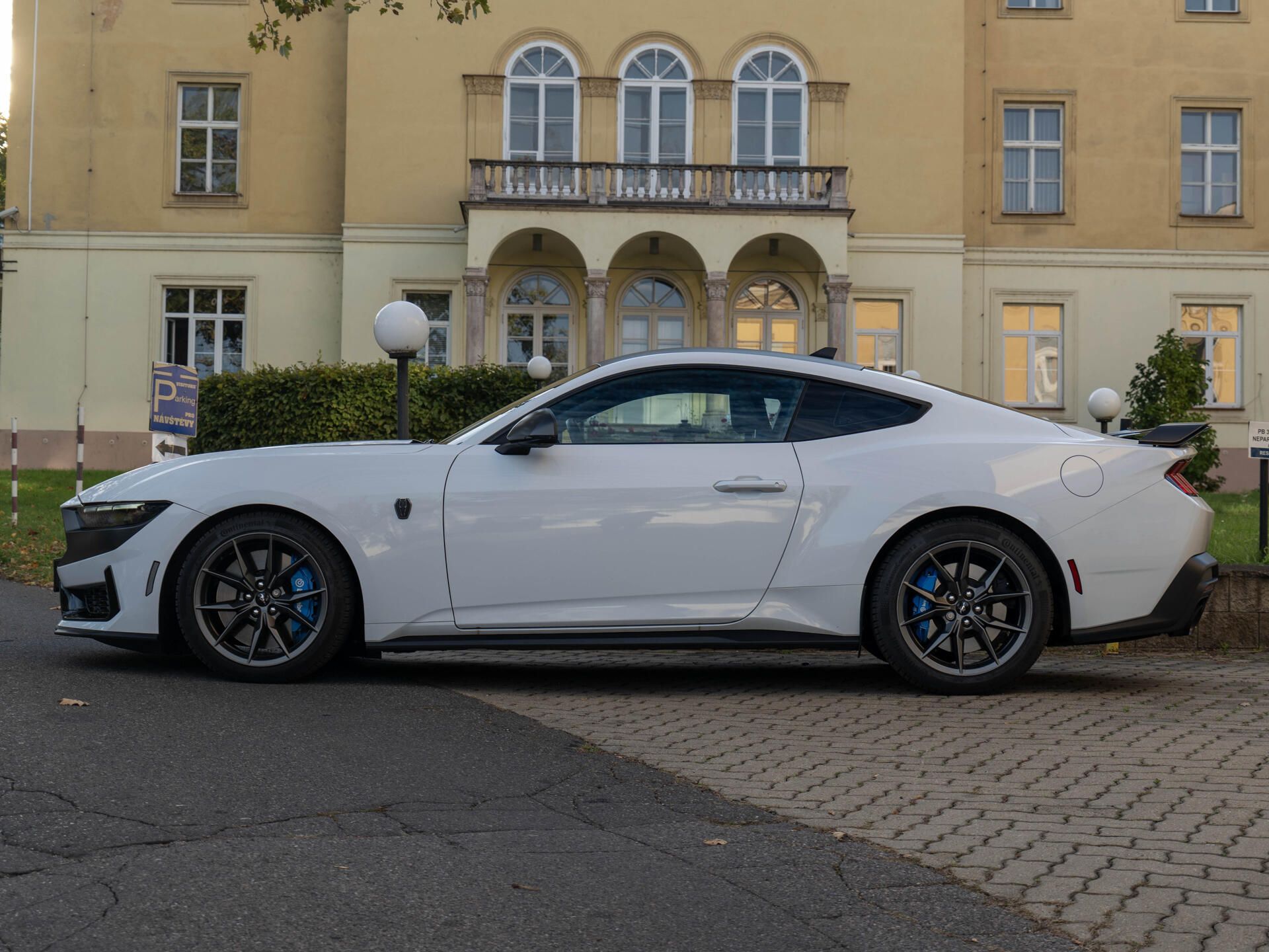 Ford Mustang, Dark Horse 334kW Aut MagneRide - fotka 4