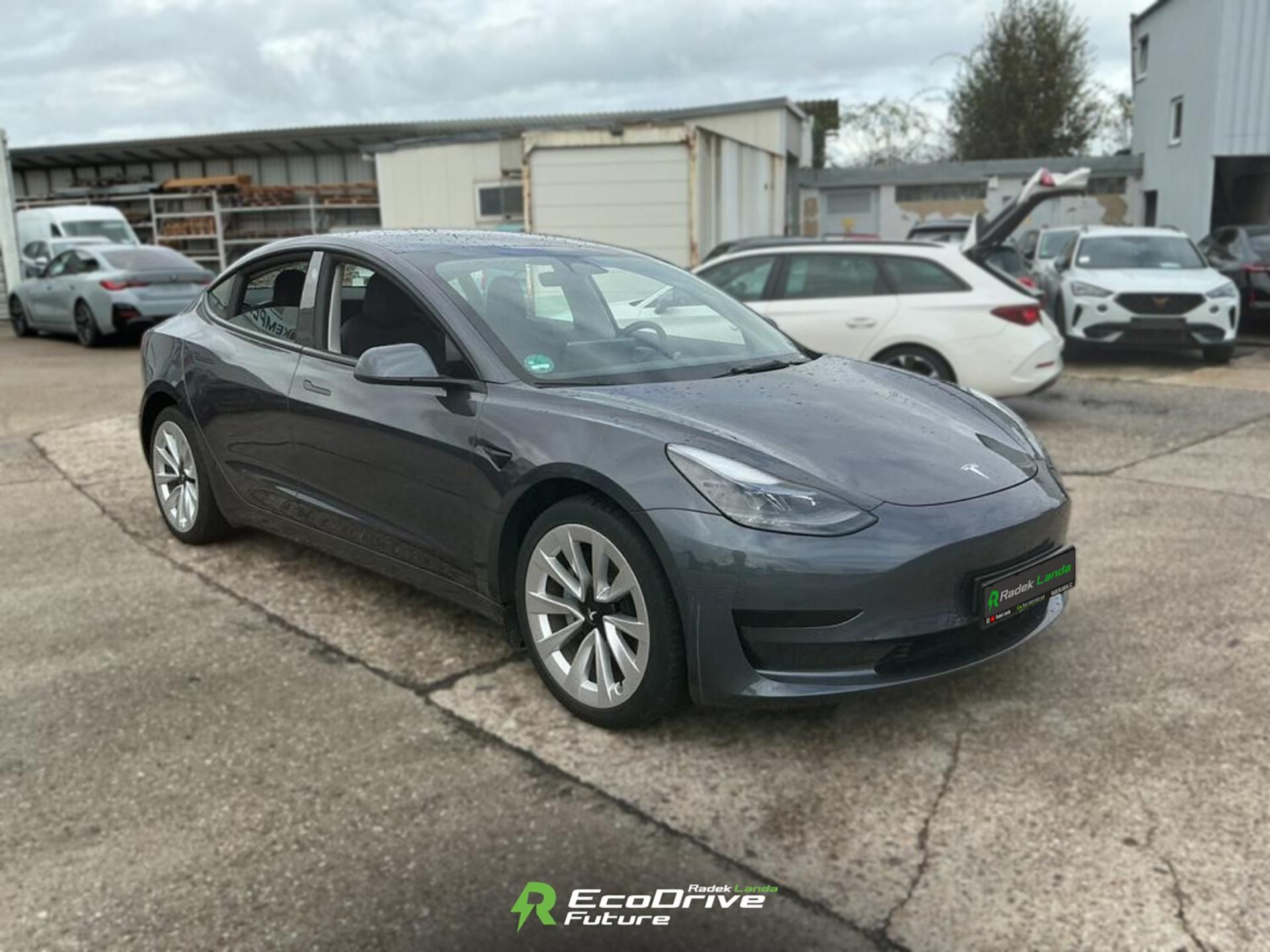 Tesla Model 3, AMD Ryzen, Grok | SOH 93 % - fotka 2