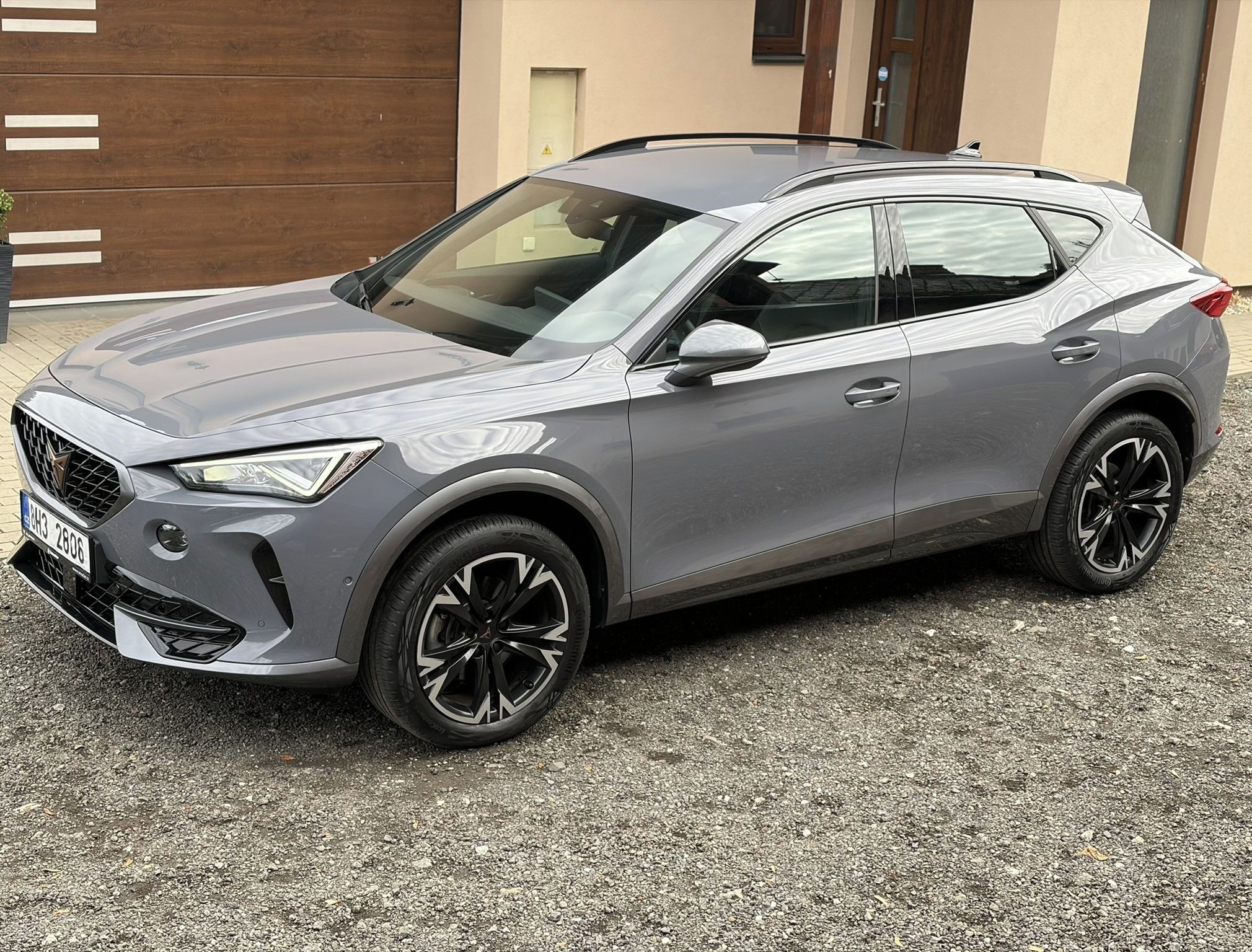 Cupra Formentor, 1.5TSI.DSG.21TKM.ZÁRUKA 8/28 - fotka 2