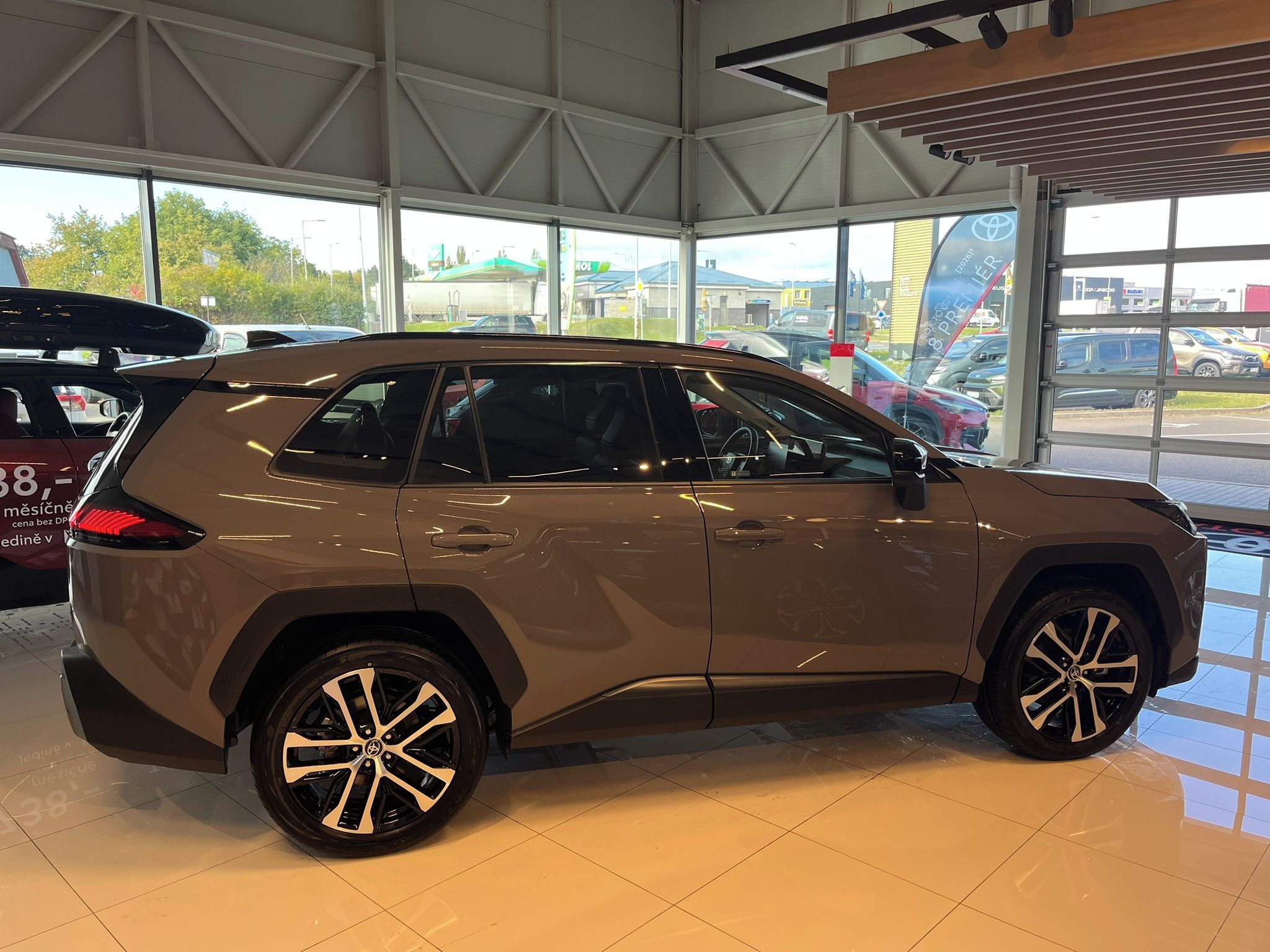 Toyota Rav4, 2.5L PHEV 4x4 Executive - fotka 4