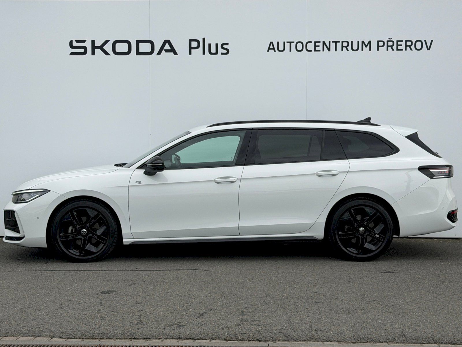 Volkswagen Passat, 2.0 TDI 110 kW R-LINE - fotka 3
