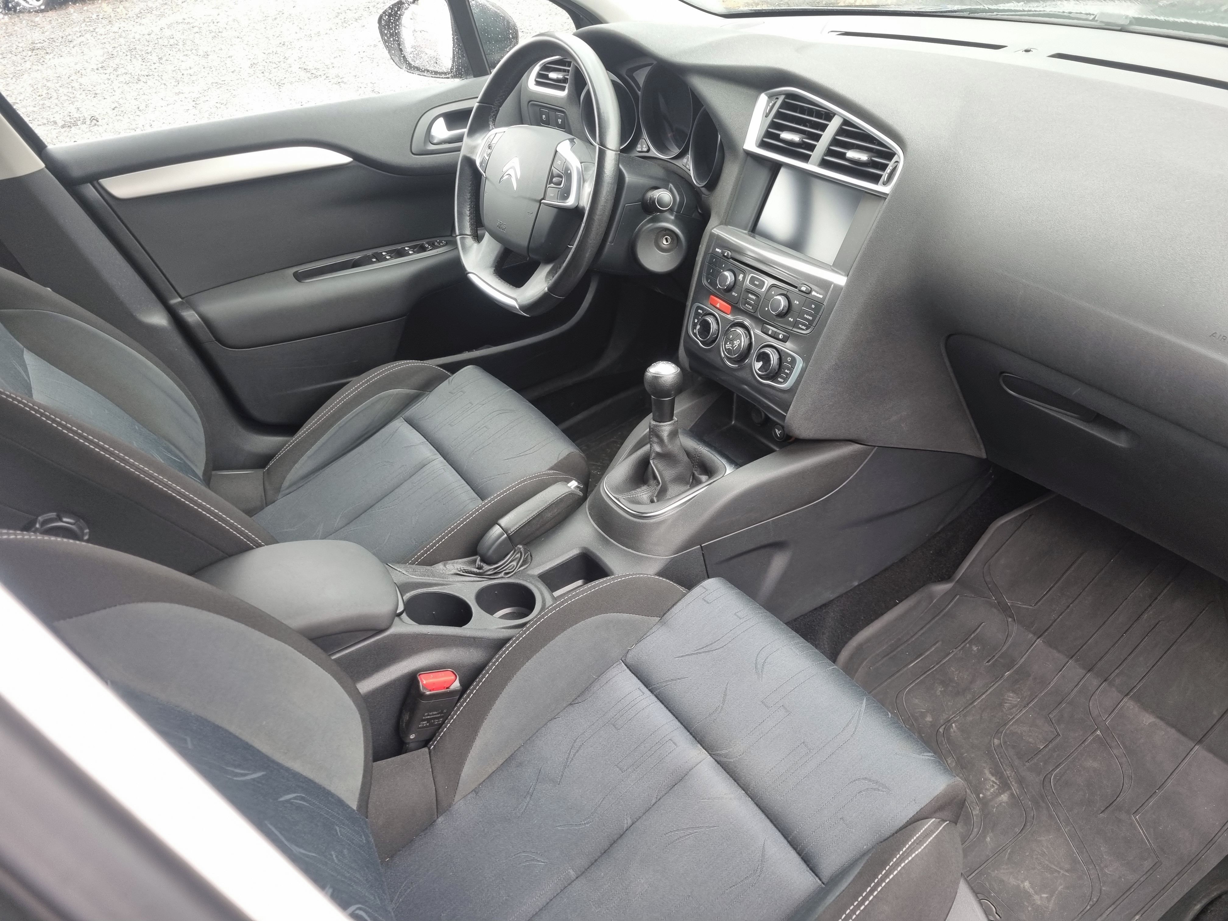 Citroën C4, 1.6 HDi 68KW Digiklima - fotka 6