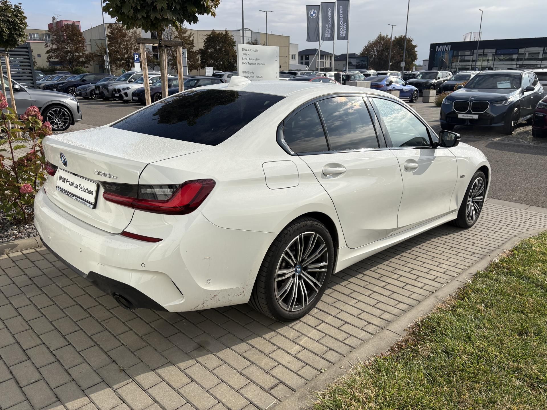 BMW Řada 3, 330e xDrive,Mpaket,Plug-in - fotka 2