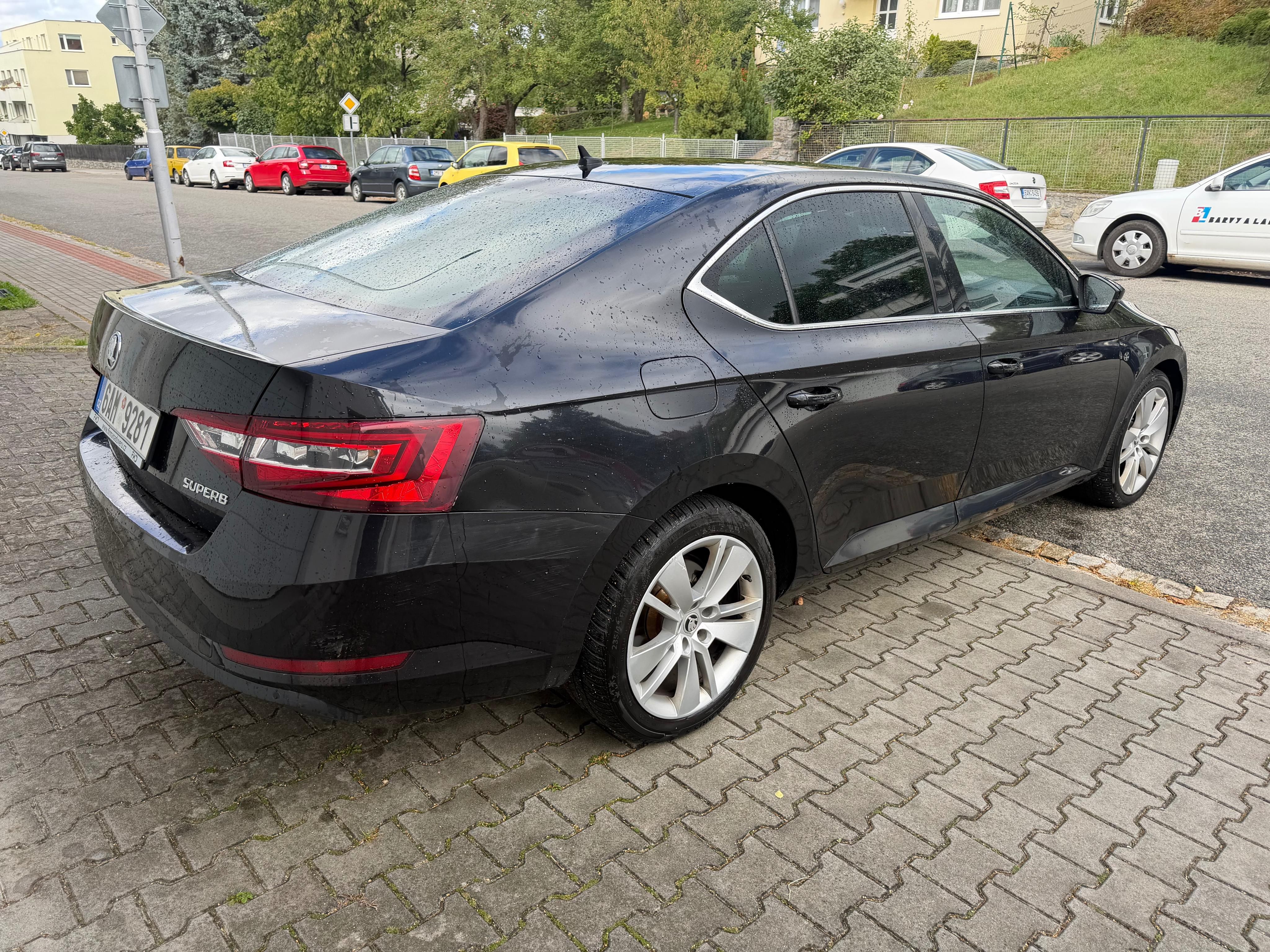 Škoda Superb, 2.0tdi, dsg,alcantara, navi - fotka 4