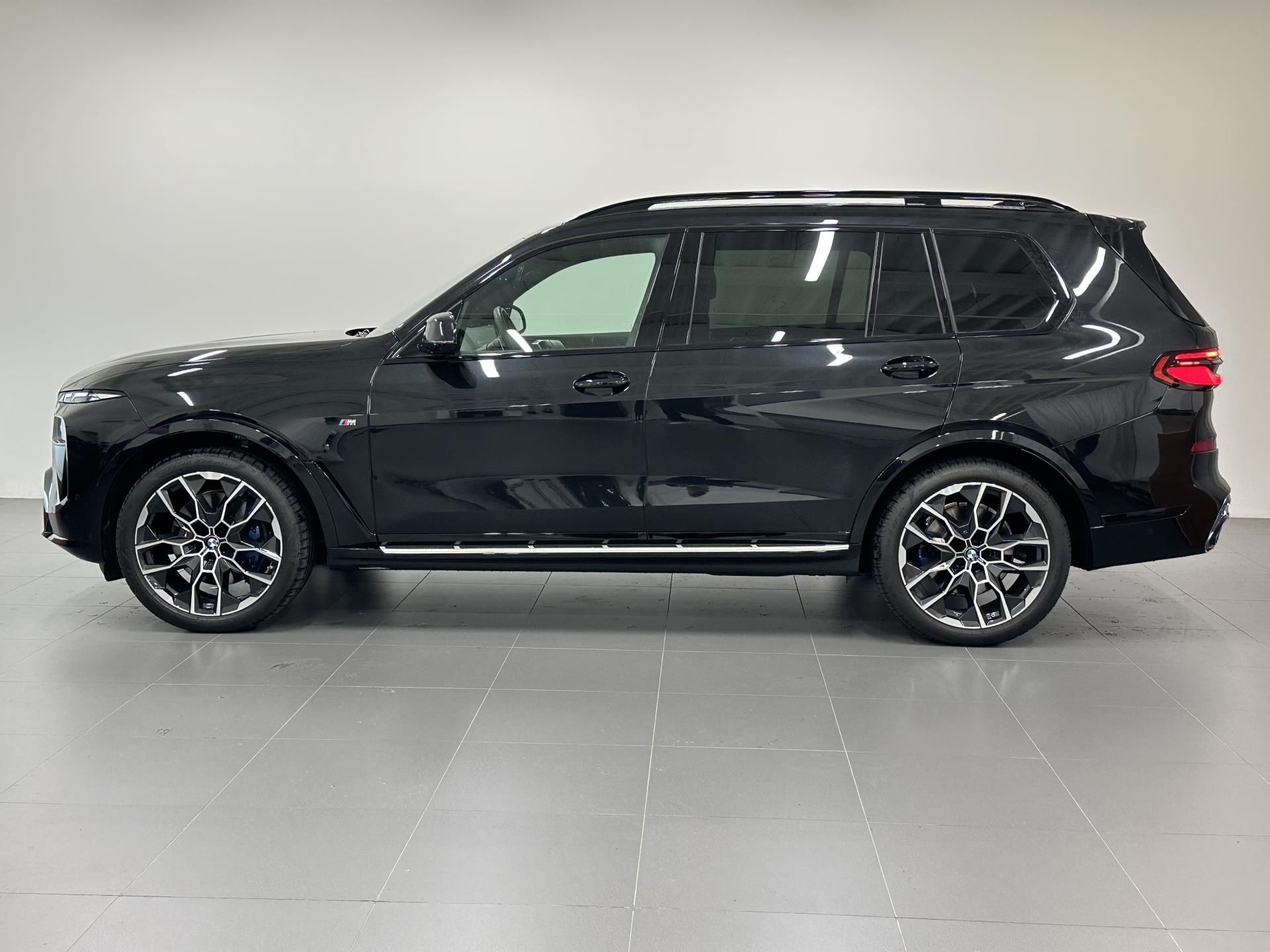 BMW X7, X7 xDrive40d - fotka 2