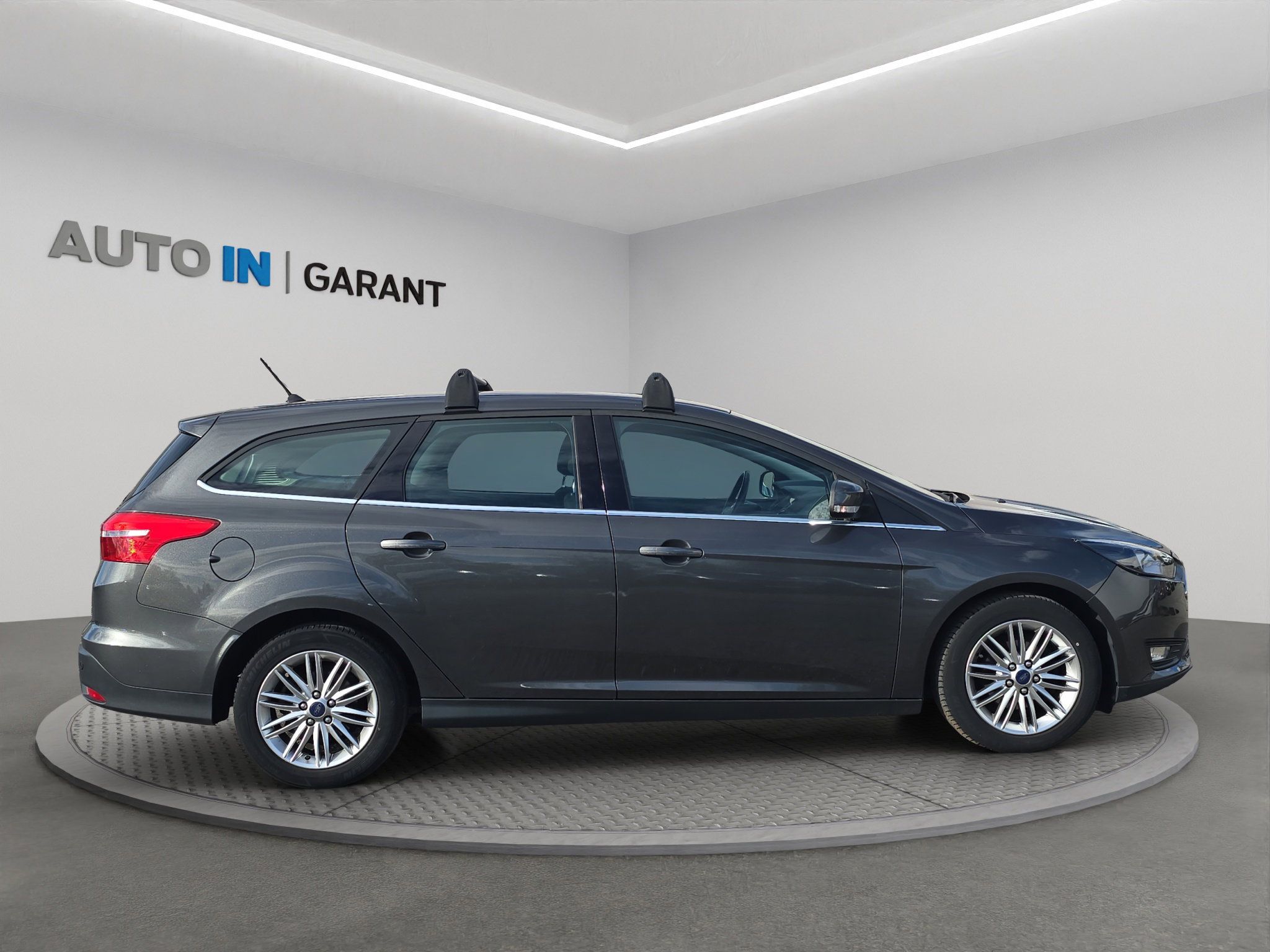 Ford Focus, 1.0 EcoBoost 92kW, Serv. - fotka 4