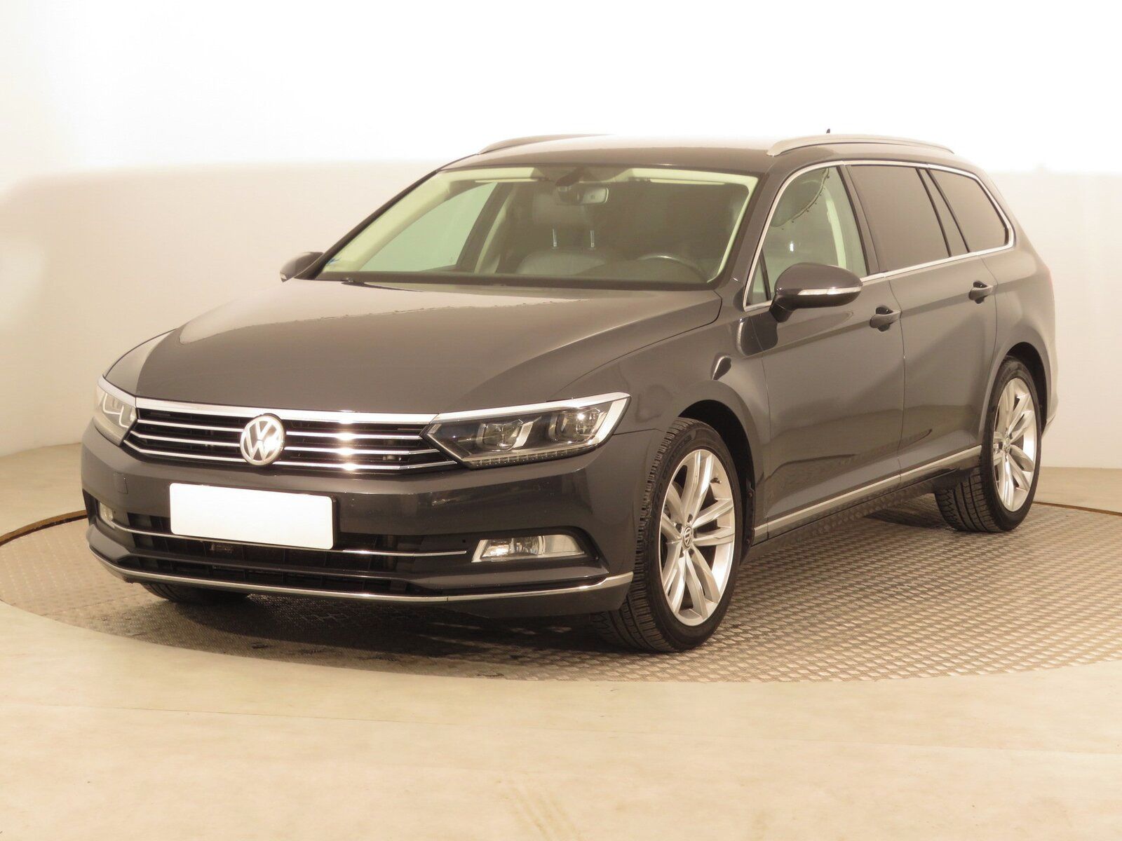 Volkswagen Passat, 2.0 TDI, Highline, Automat - fotka 2