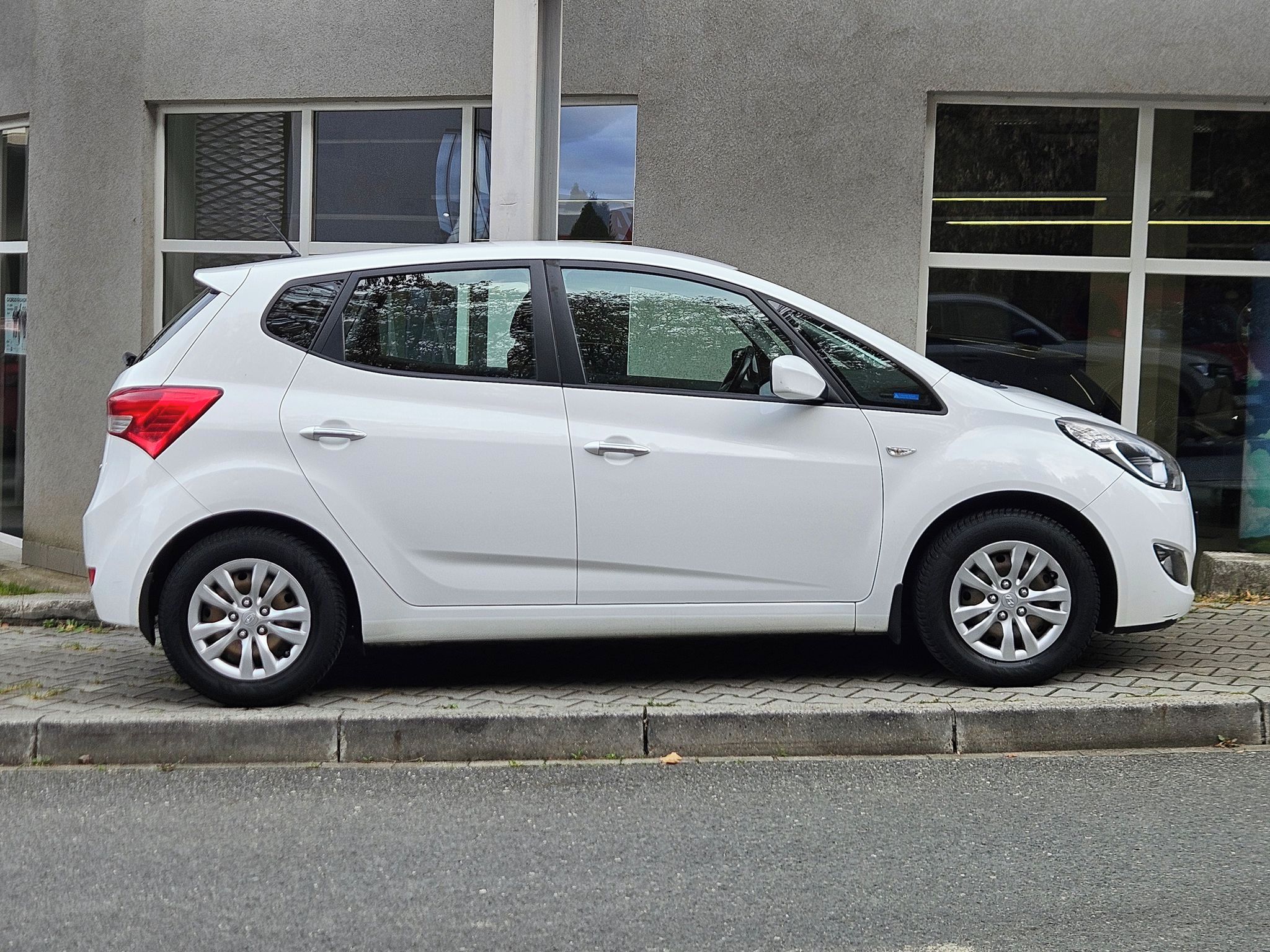 Hyundai ix20, 1.4i, Trikolor Essential,1.maj - fotka 6