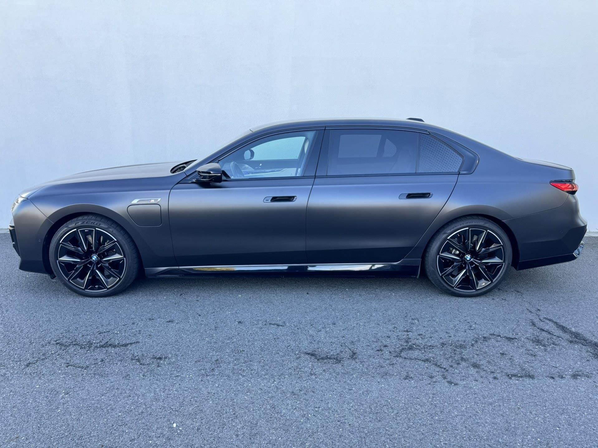 BMW Řada 7, M760e xDrive Sedan záruka 5 le - fotka 3