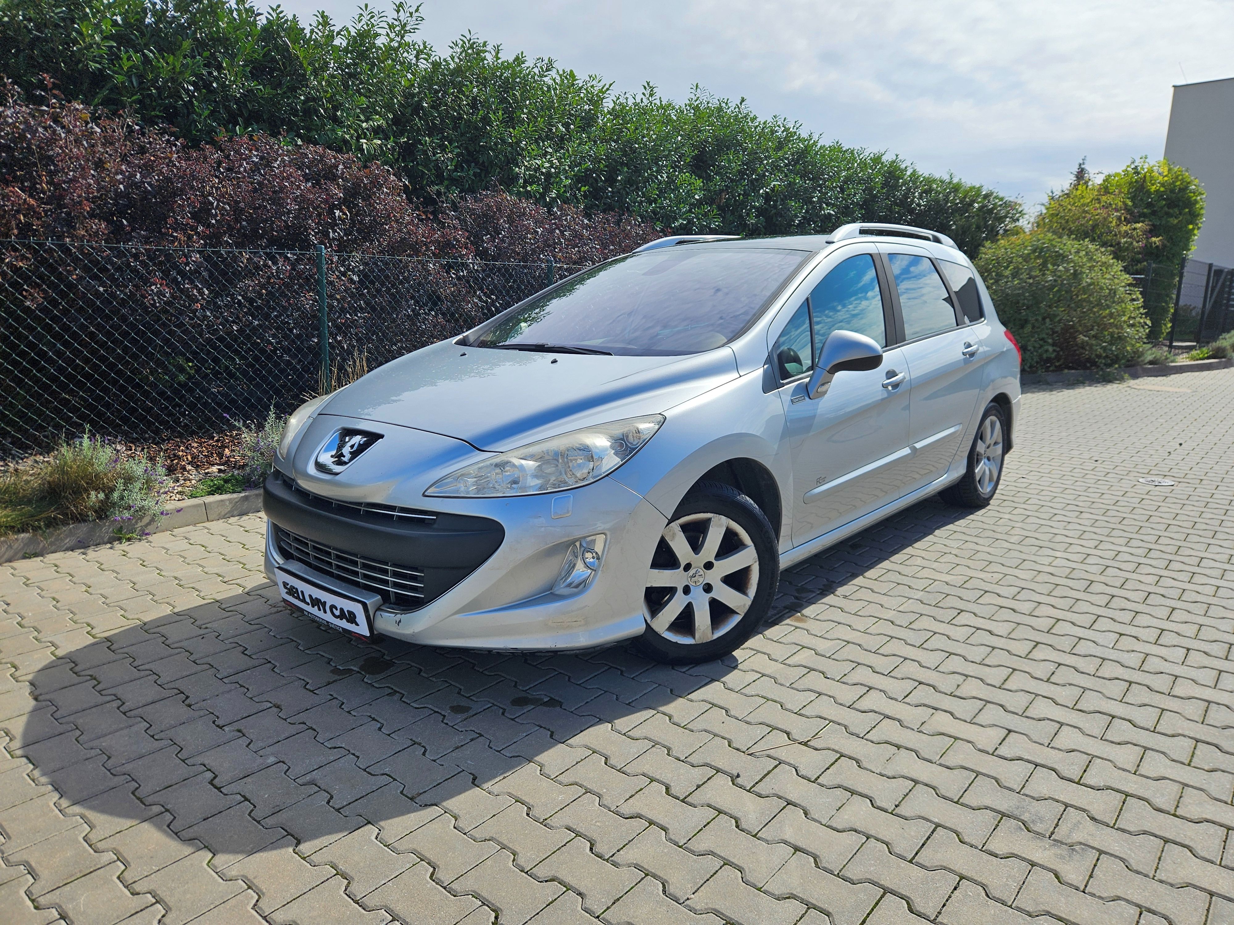 Peugeot 308, 1,6/68kW ČR 7.míst Pano Tažné