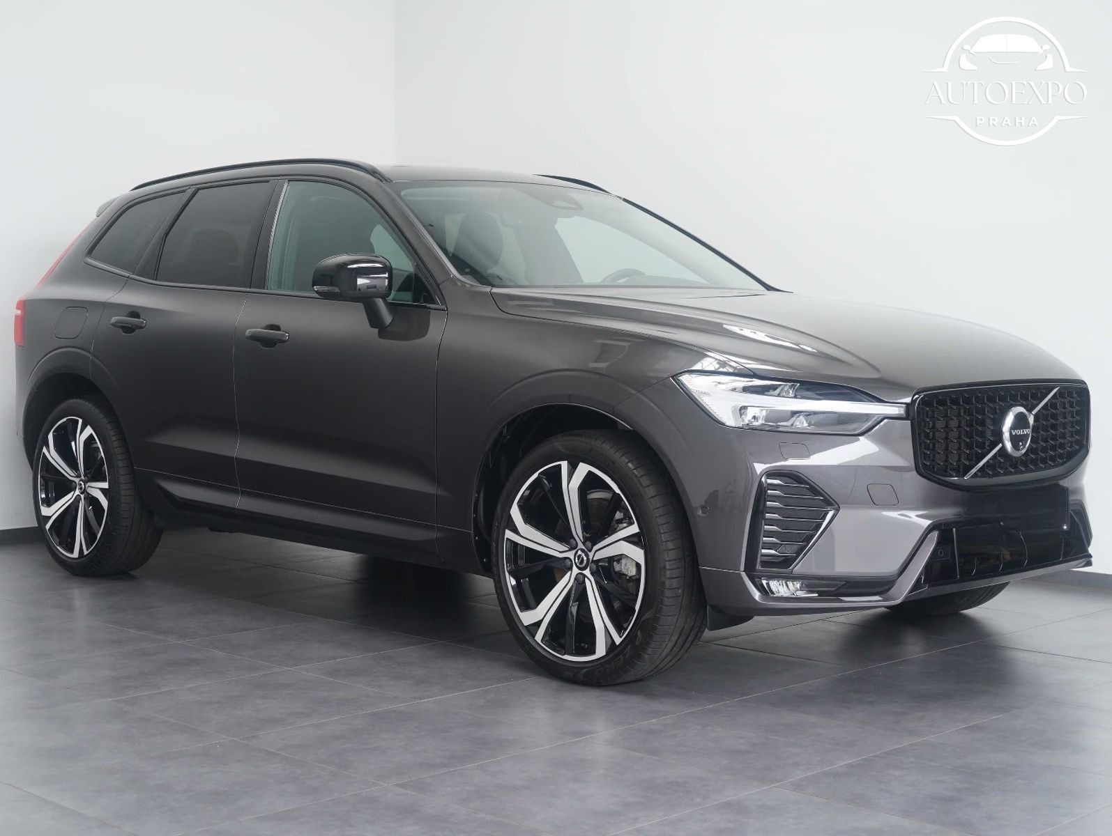 Volvo XC60, B4 B Plus Dark*LED*PANORAMA - fotka 2