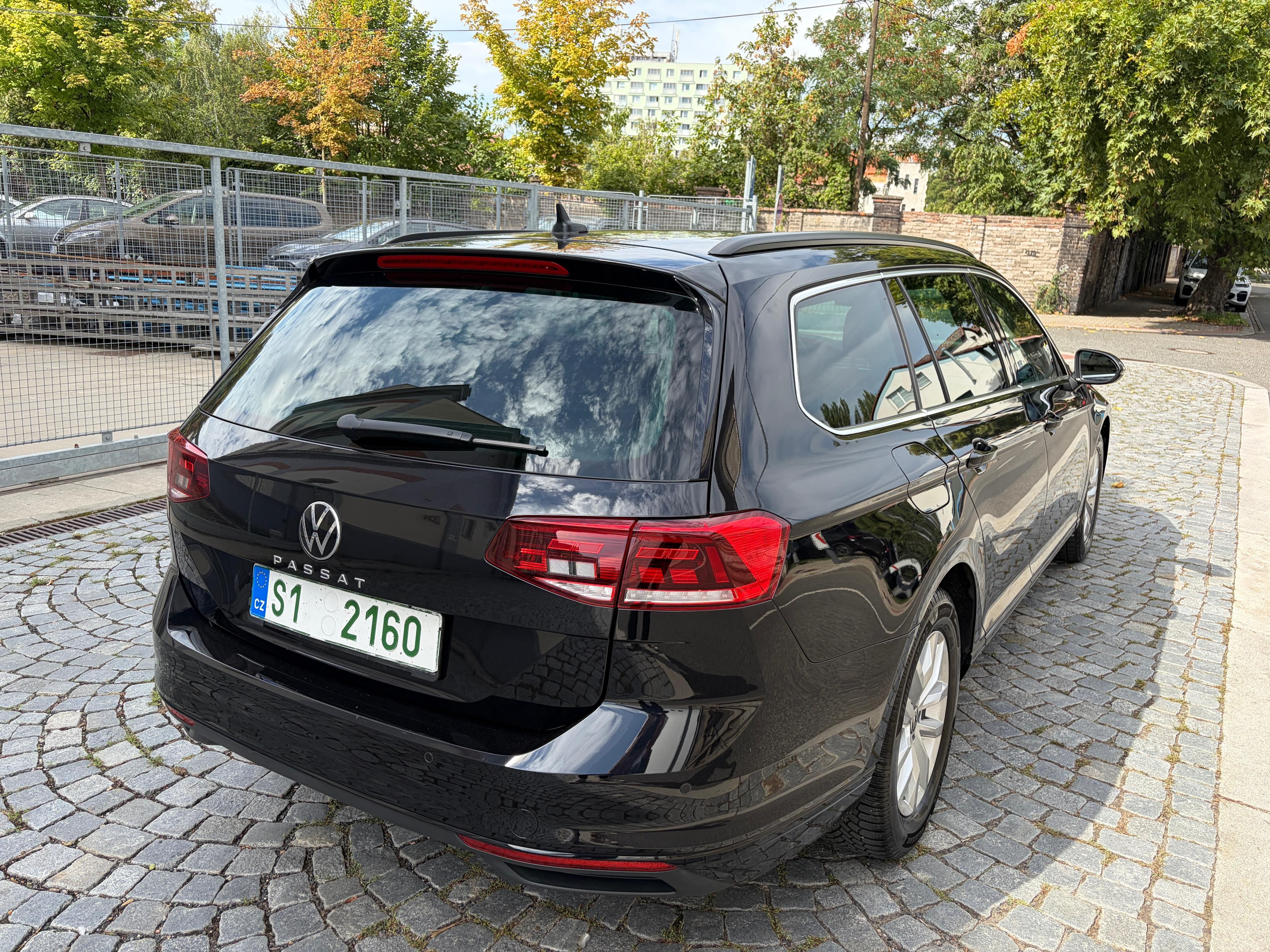 Volkswagen Passat, 2,0 TDI Business, 110 Kw - fotka 6