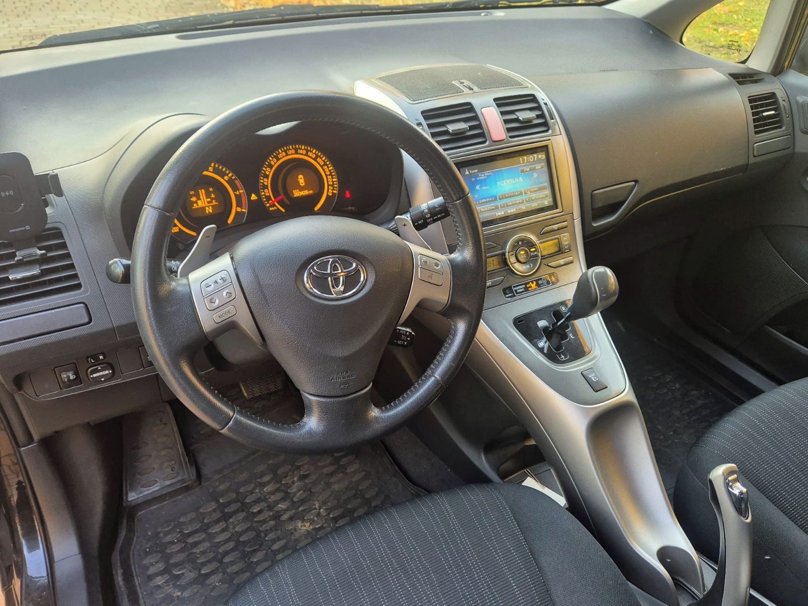 Toyota Auris, TOYOTA AURIS 1,6 automat - fotka 3