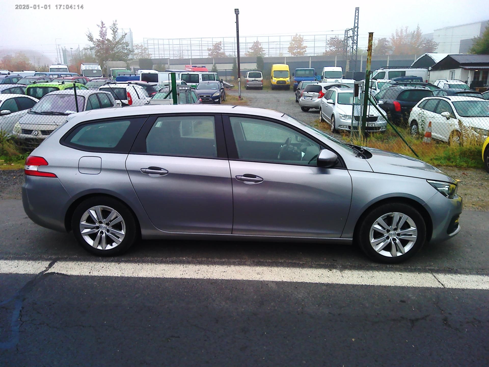 Peugeot 308, 1.6 HDi, 73 kW, klima, 2x kola - fotka 6