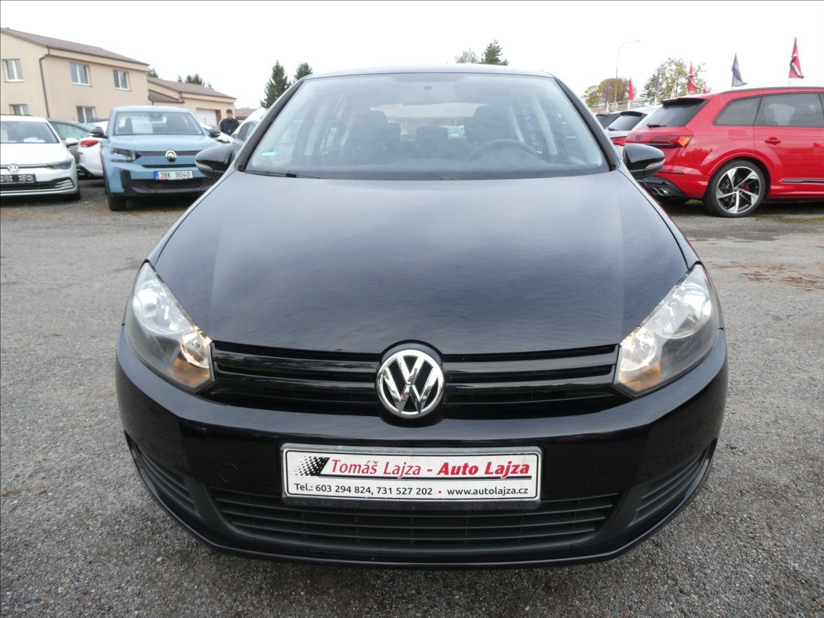 Volkswagen Golf, 1,6 TDi 77kW serviska, závěs - fotka 2