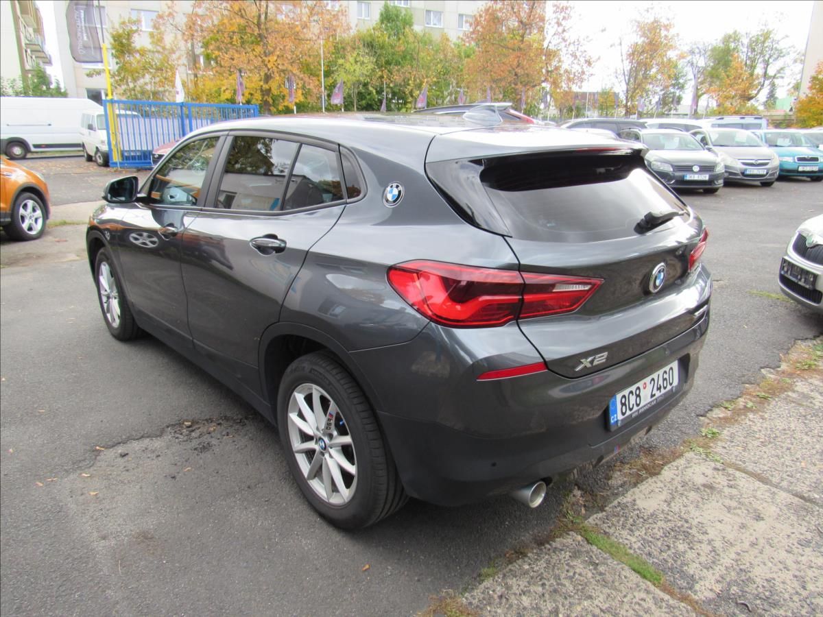 BMW X2, 1,5 T sDrive 18I 103kW - fotka 4