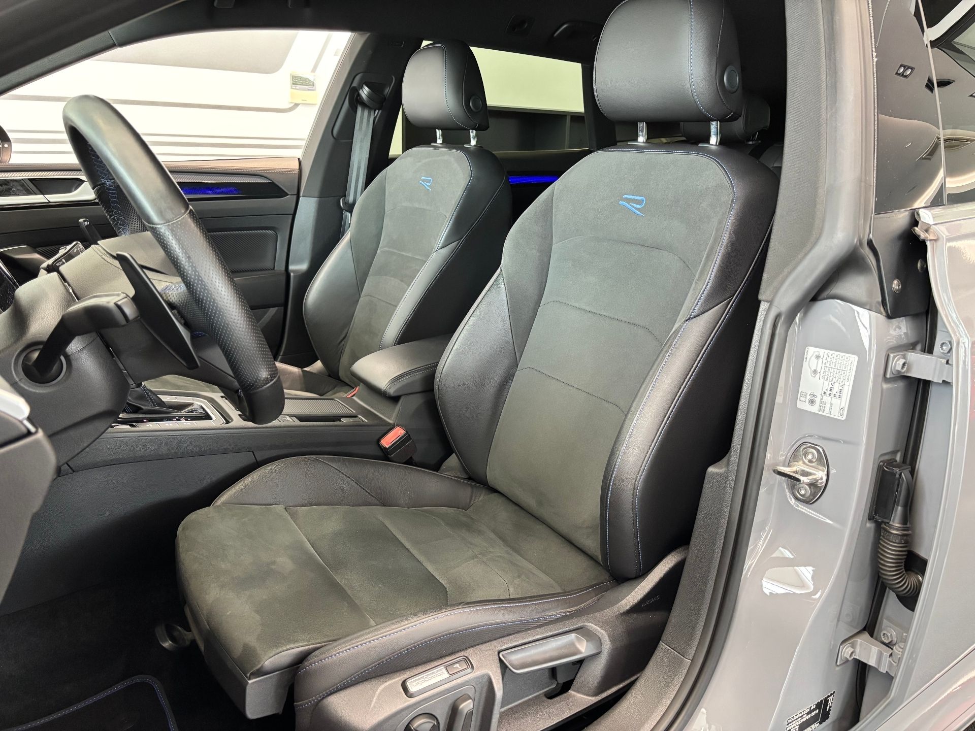 Volkswagen Arteon Shooting Brake, R 2.0 TSI 4Motion (235kW/320k) - fotka 6