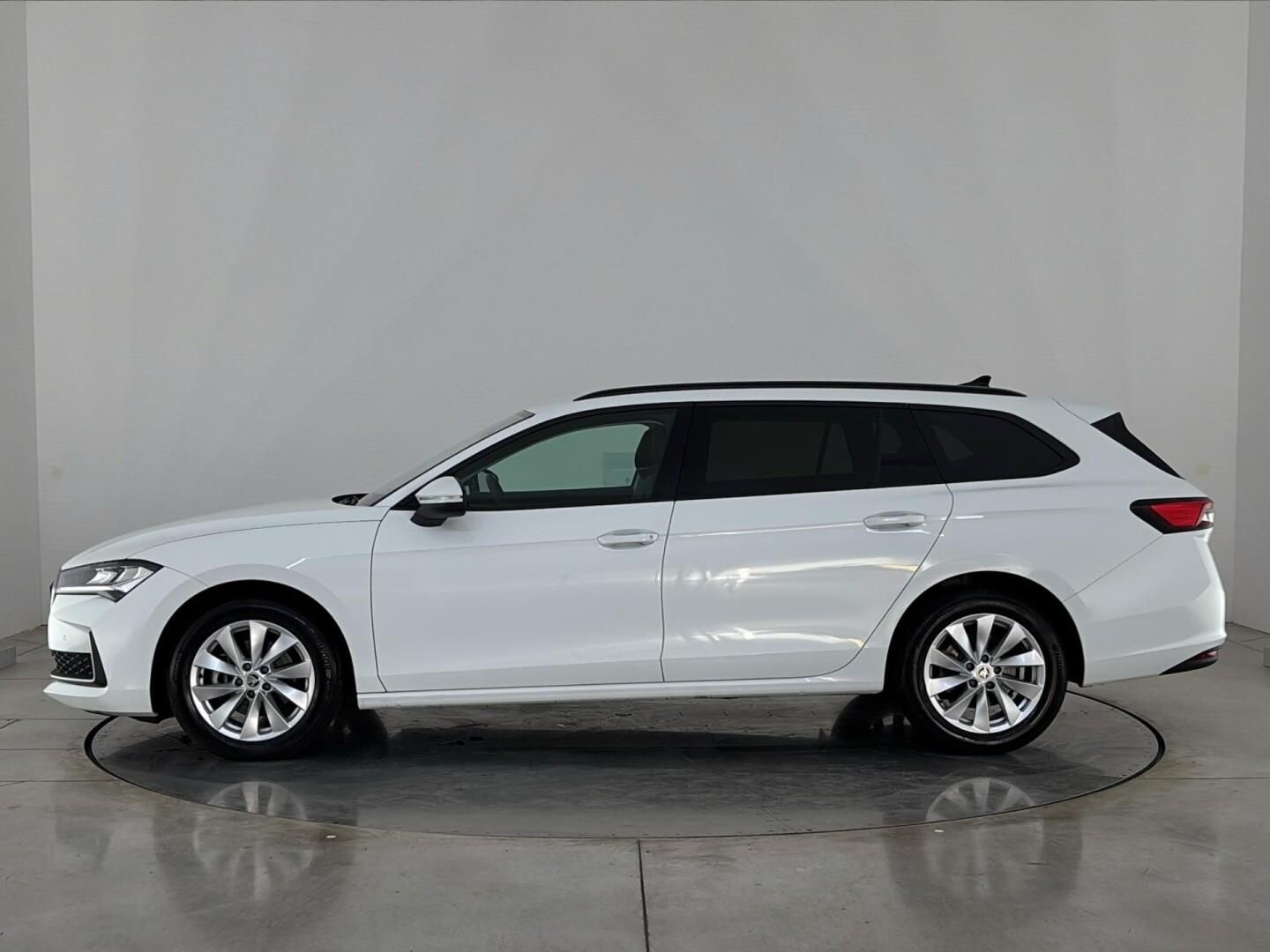 Škoda Superb, 2.0 TDI / 110 kW Selection DSG - fotka 3
