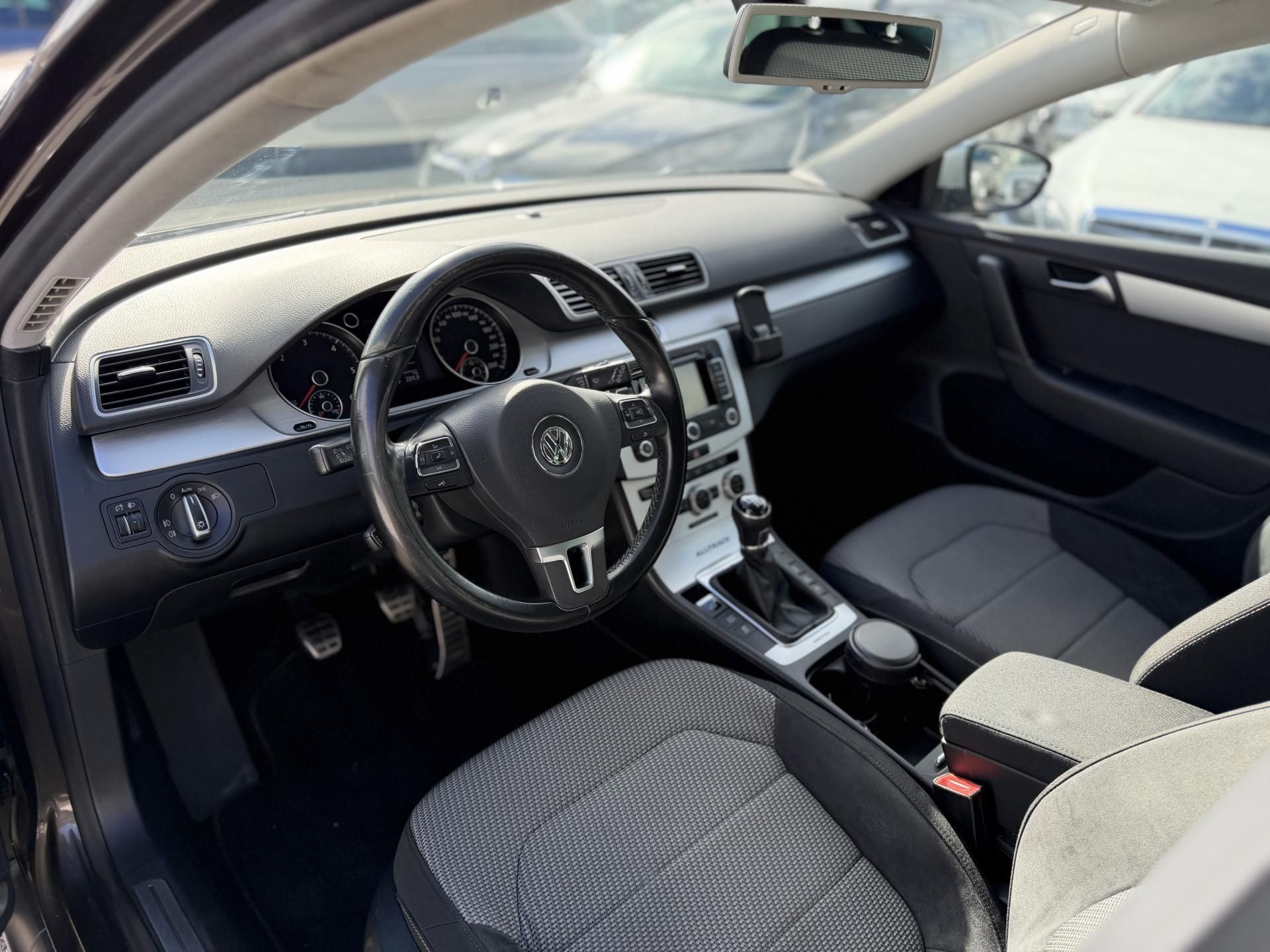 Volkswagen Passat, 2.0 TDi, 103kw, alltrack - fotka 5