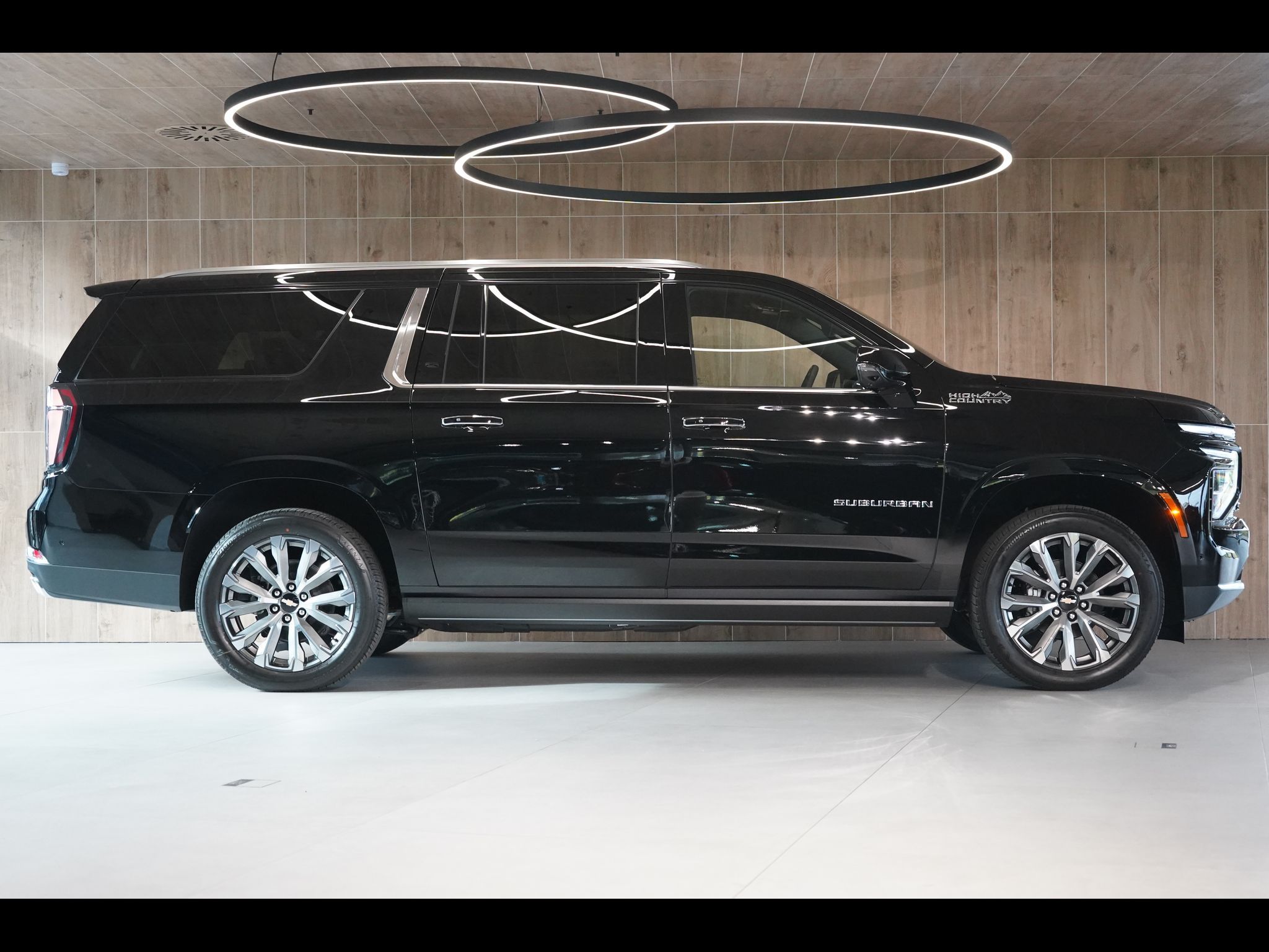 Chevrolet Suburban, 6,2 V8 High Country - fotka 6